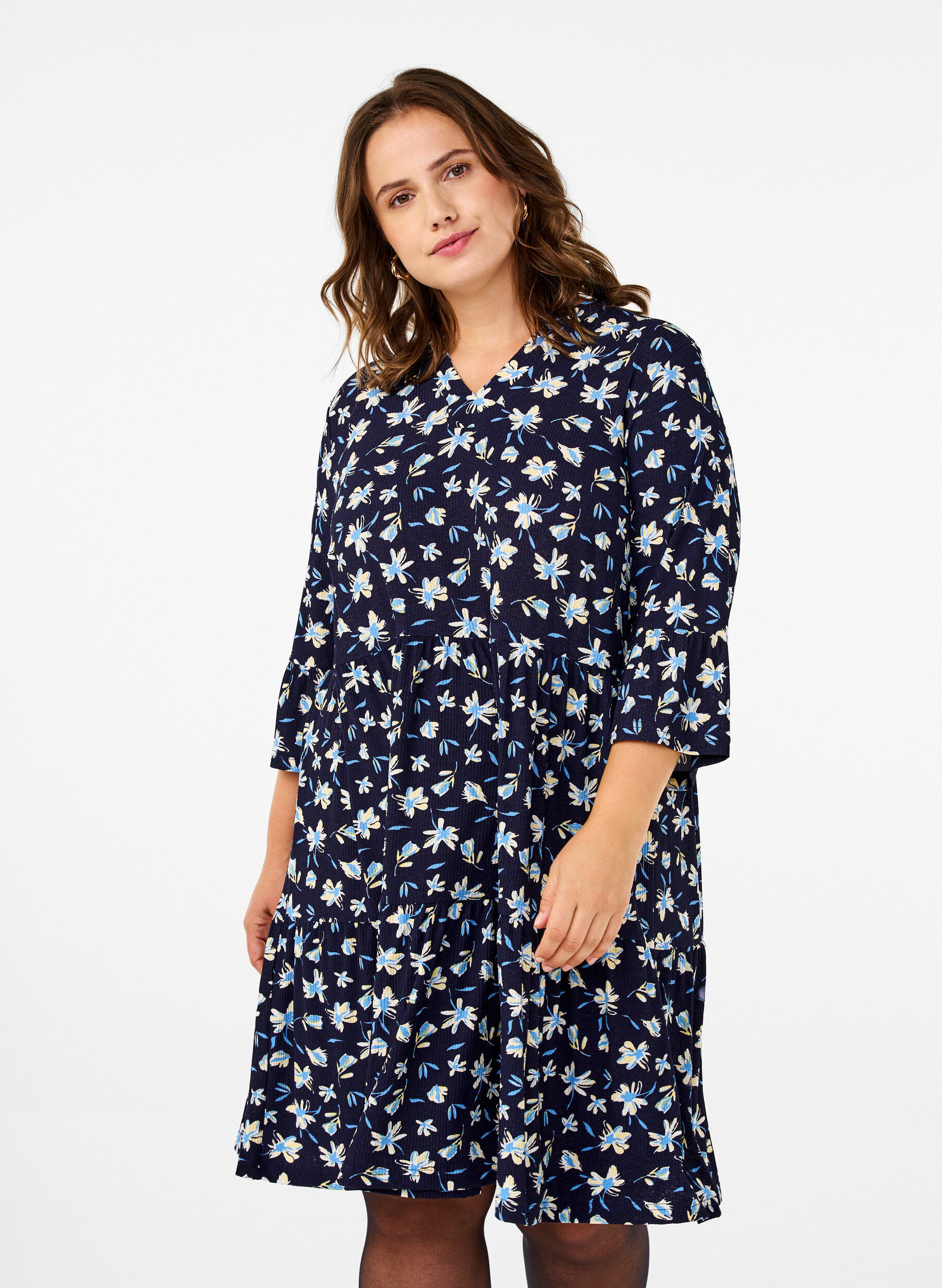 Short A-line dress with floral print, Blue, Model