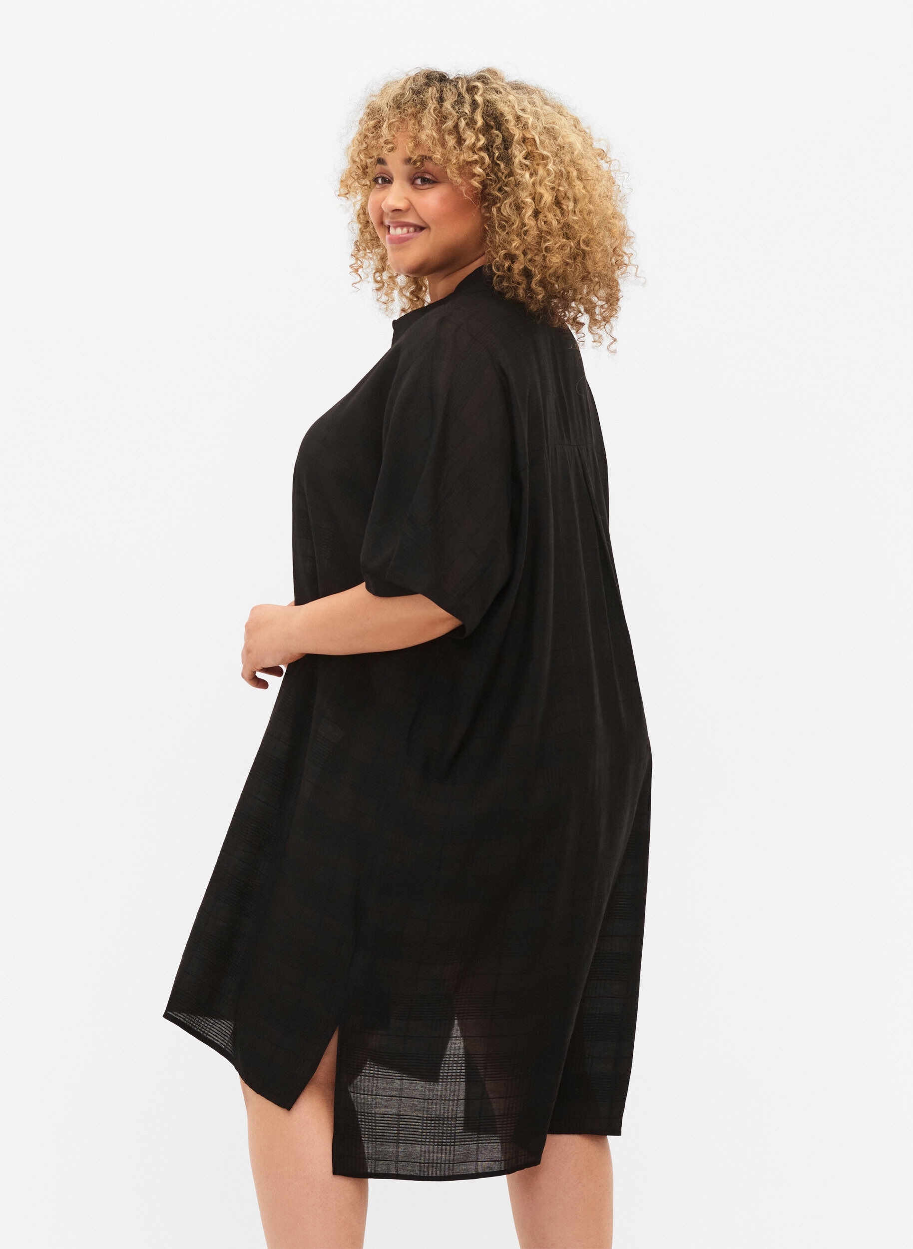 Zizzifashion Long shirt in viscose with texture, Black, Model image number 1
