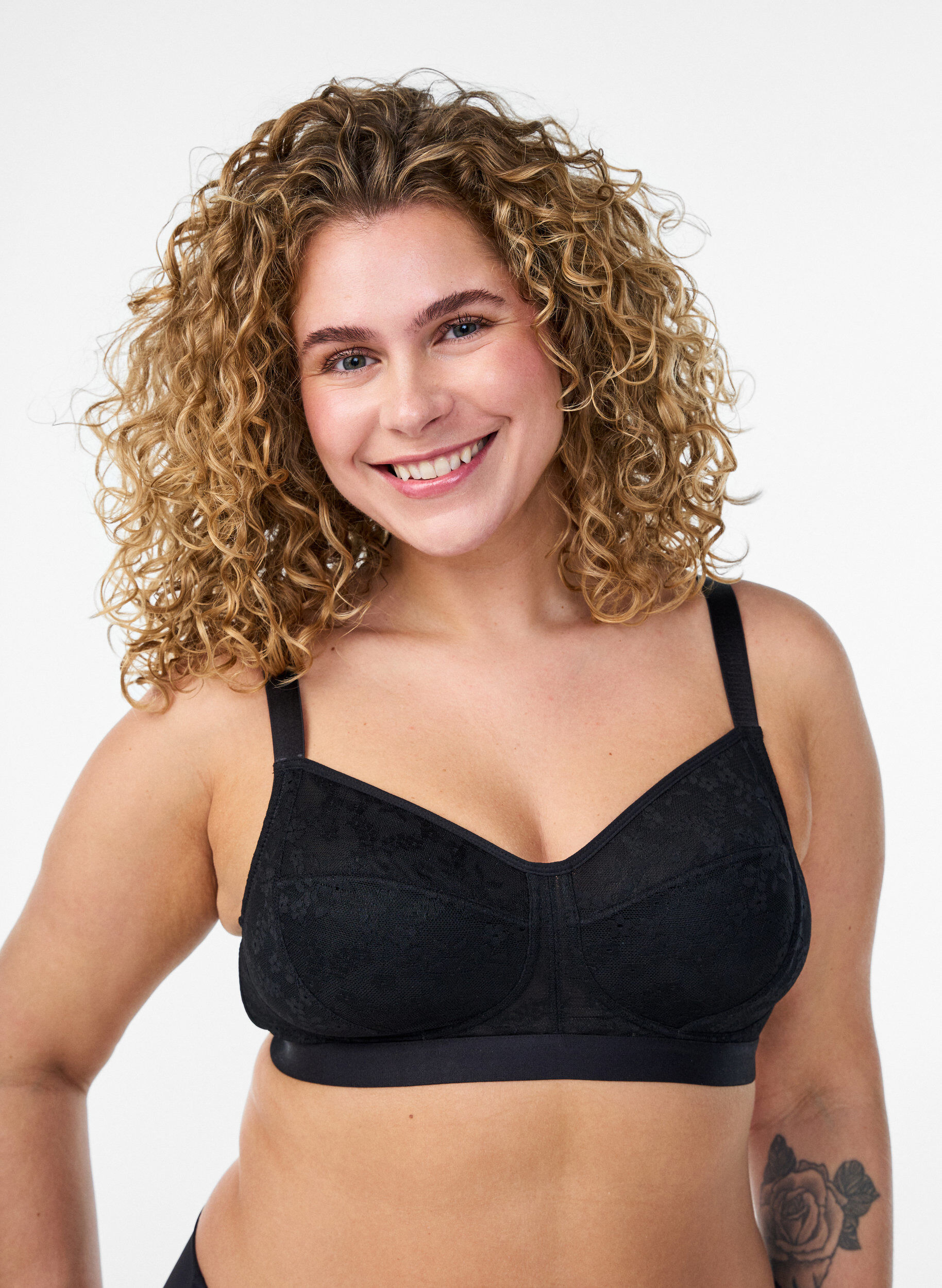 Wire-free bra with lace, Black, Model