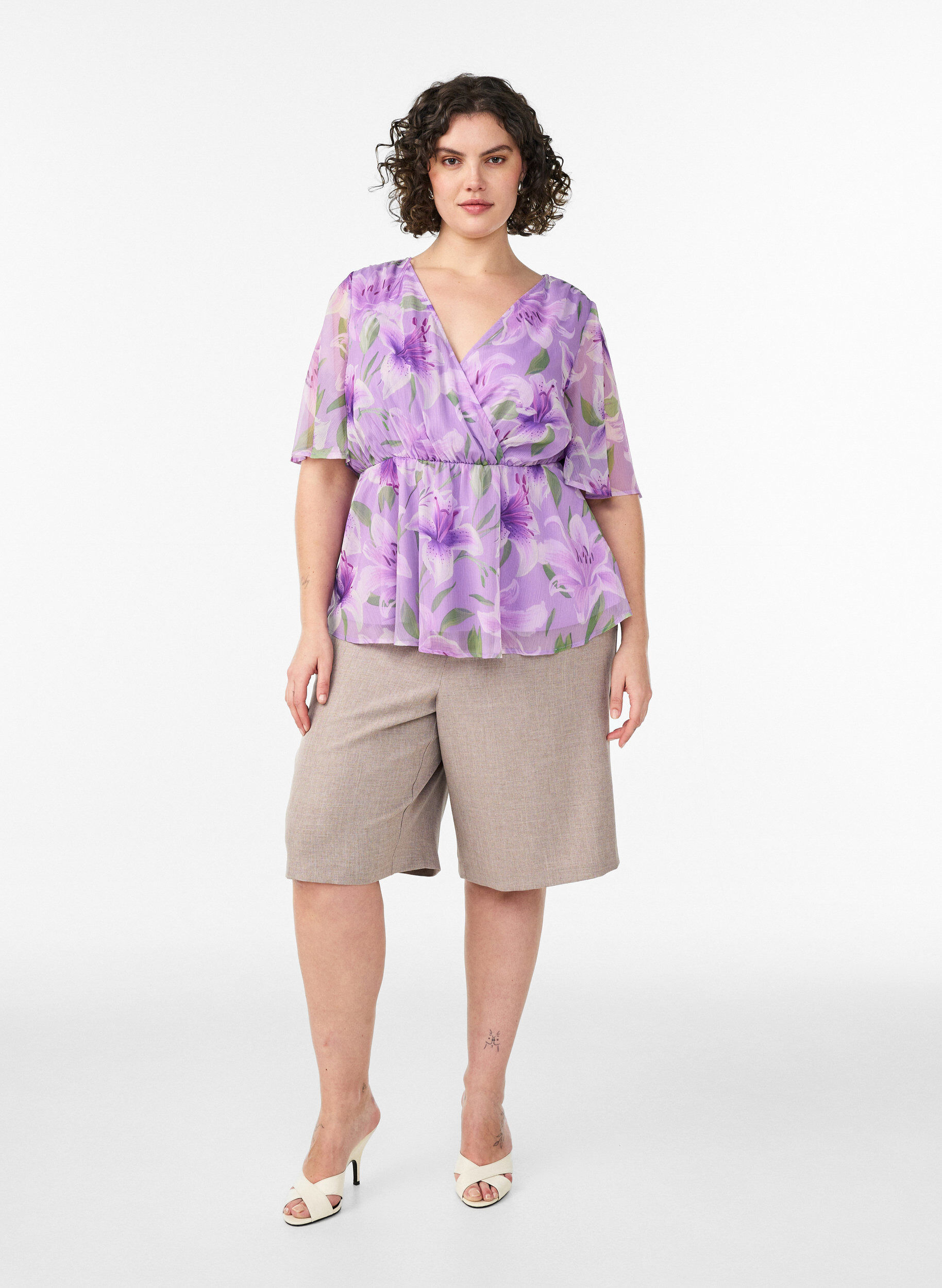 Zizzifashion Floral chiffon blouse with short sleeves, Purple, Model image number 1