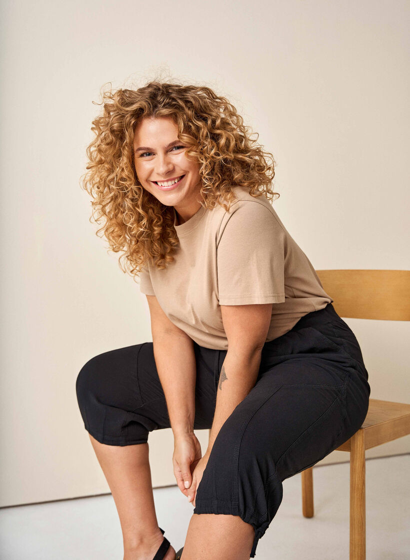 Cotton Capri trousers , Black, Image image number 0