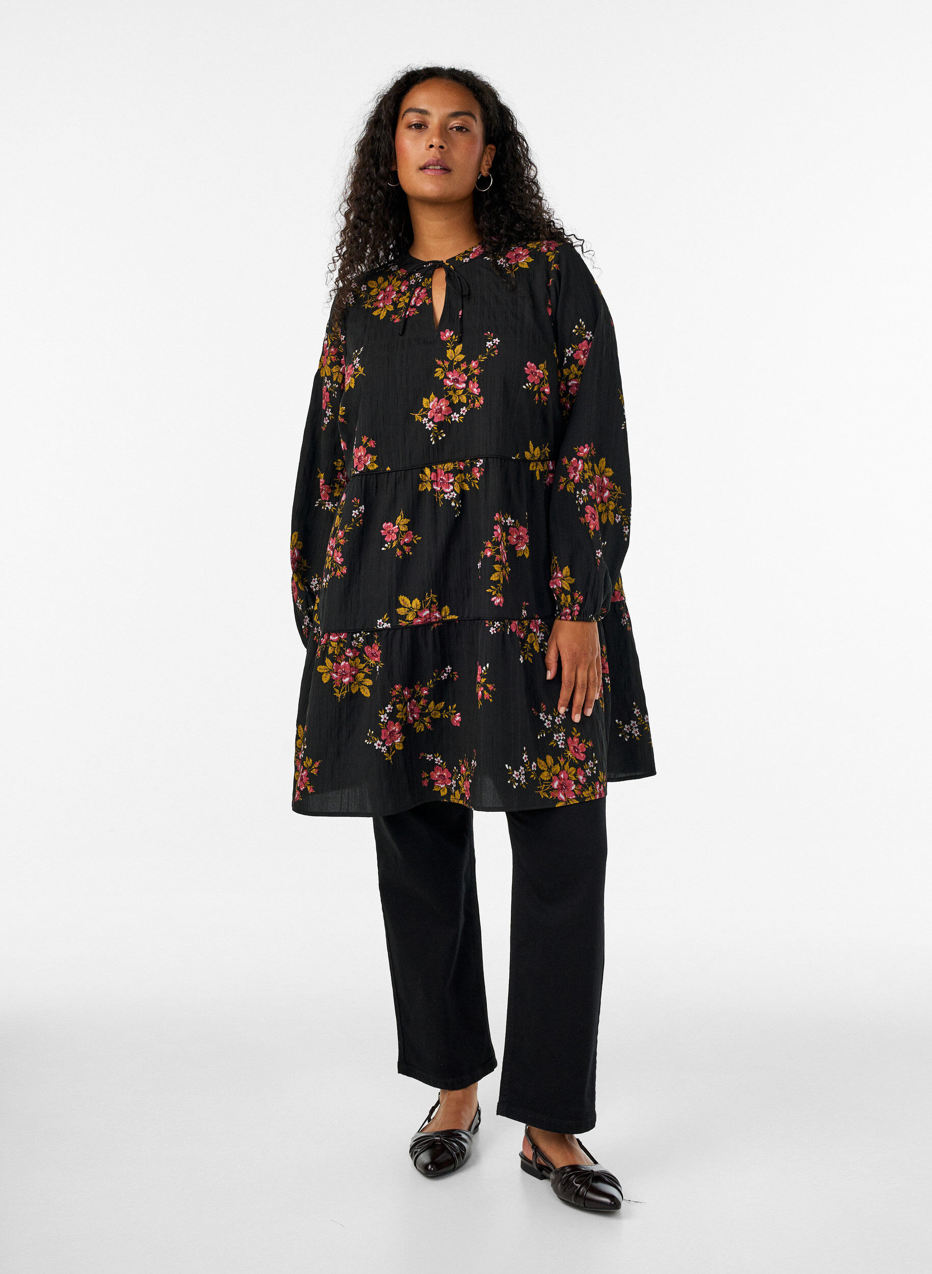 ZizzifashionFloral print dress with tie fastening, Black, Model image number 1