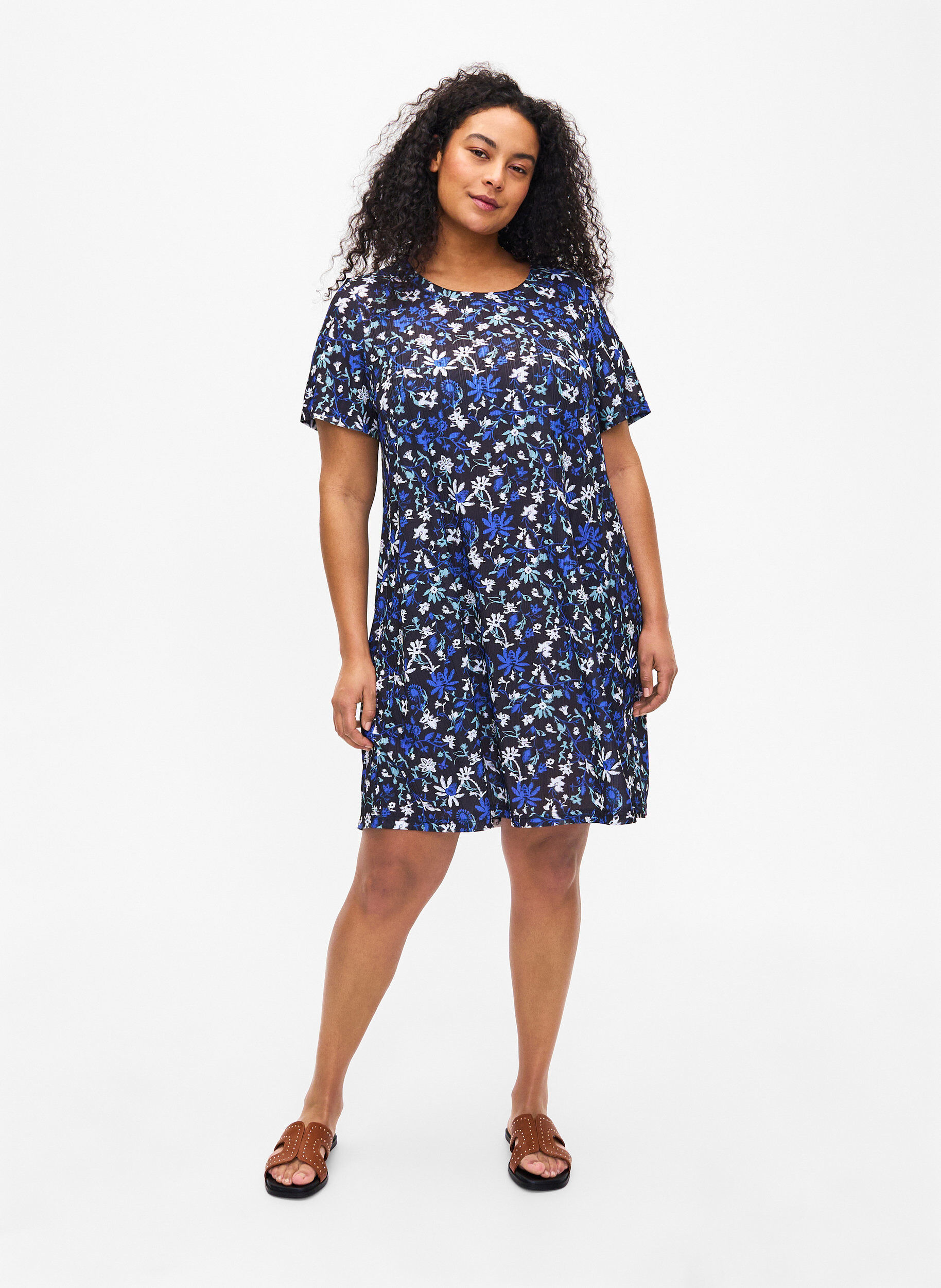 Zizzifashion FLASH - Floral print dress with short sleeves, Black Blue Green AOP, Model image number 2