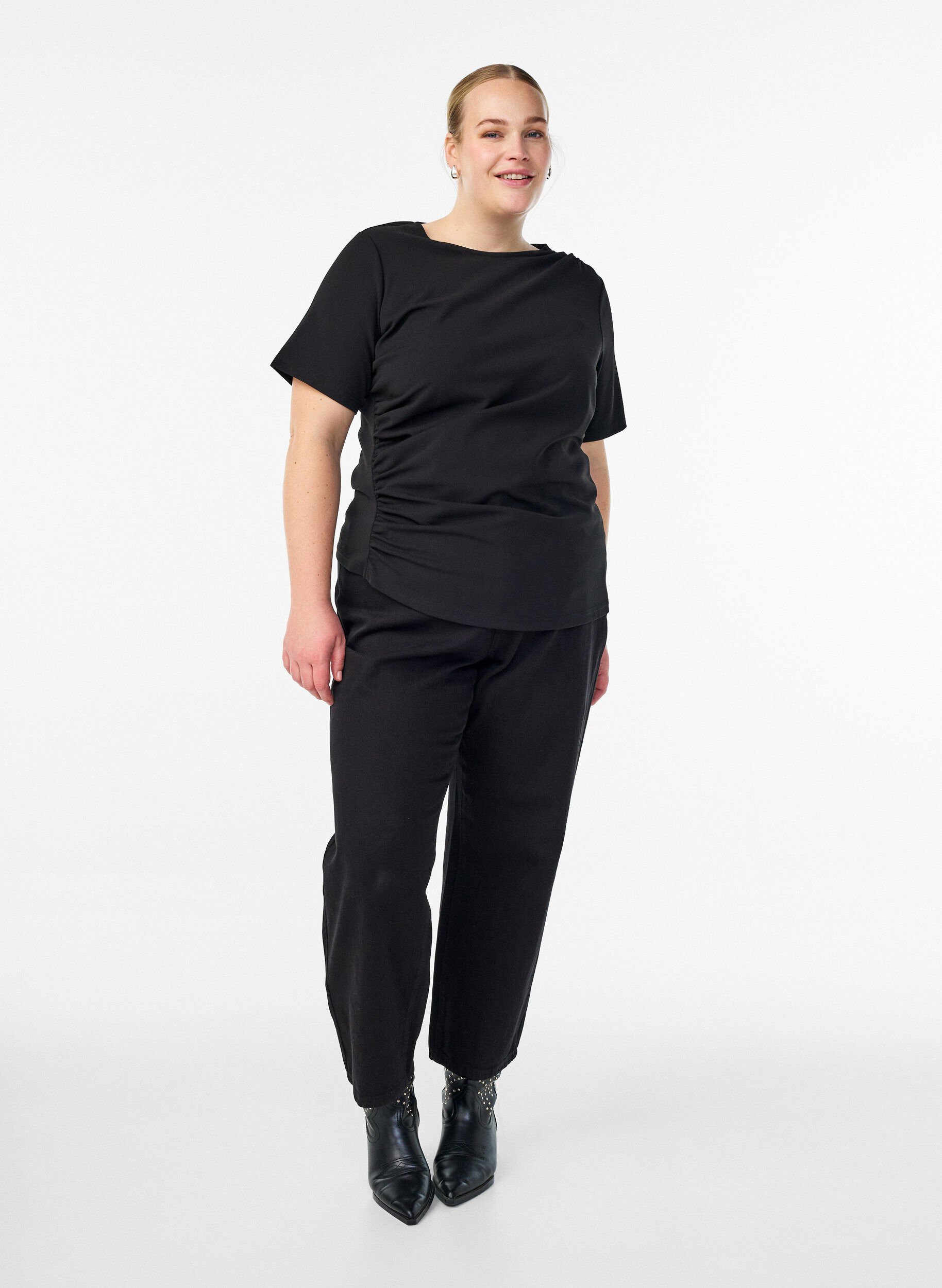 Zizzifashion Short-sleeved blouse with ruching and an asymmetrical hem, Black, Model image number 1