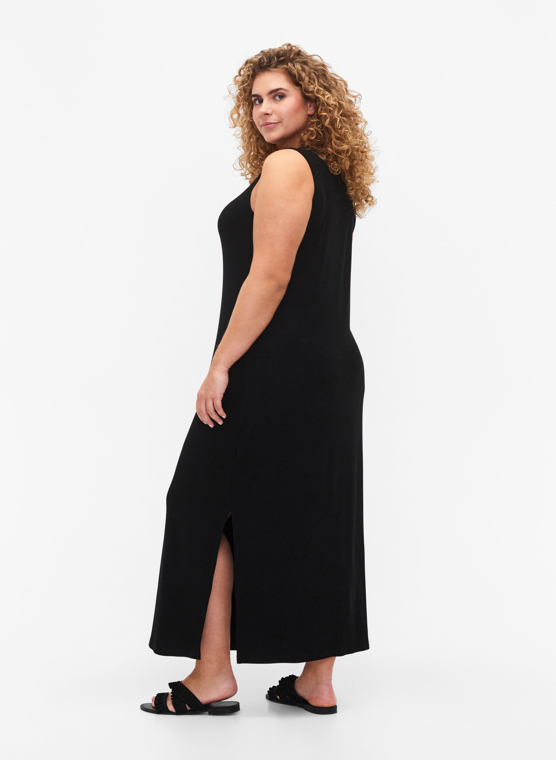 Zizzifashion Sleeveless ribbed dress in viscose, Black, Model image number 1
