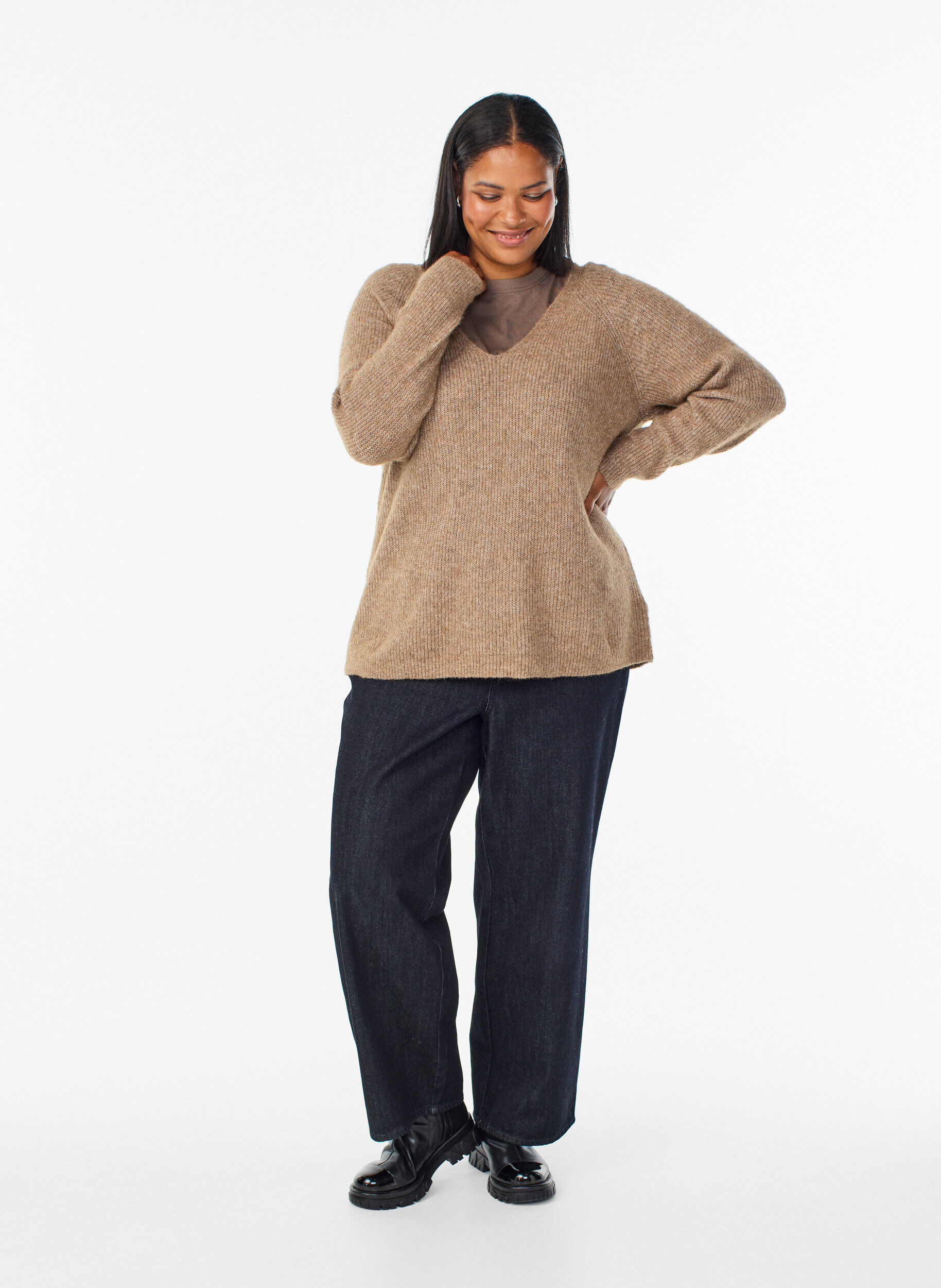 ZizzifashionKnitted blouse with V-neck and raglan sleeves, Brown, Model image number 1