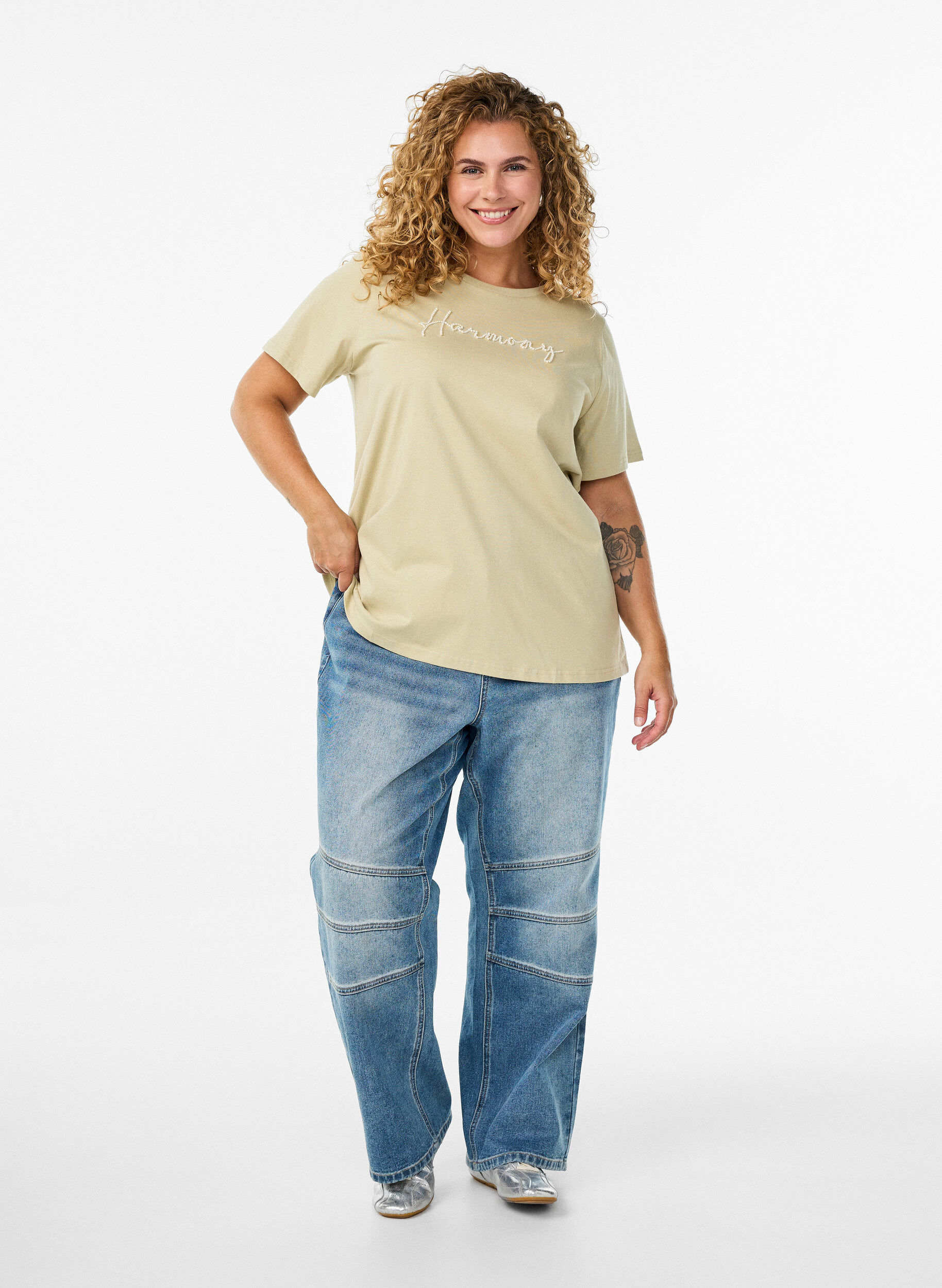 Zizzifashion T-shirt in organic cotton with pearl text, Beige, Model image number 1