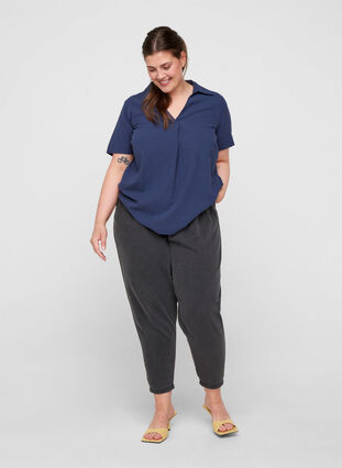 Short-sleeved cotton blouse with v-neck and collar, Mood Indigo, Model image number 2