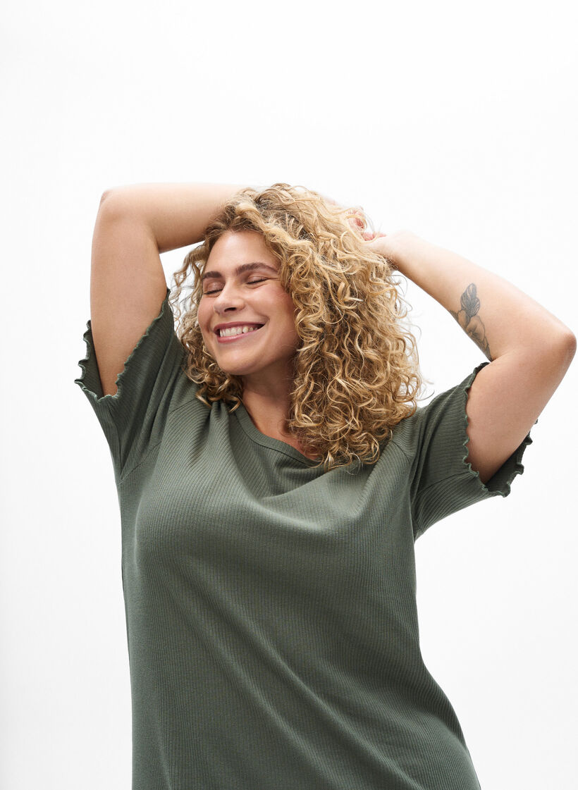 Maxi dress in jersey with short sleeves, Green, Model image number 2