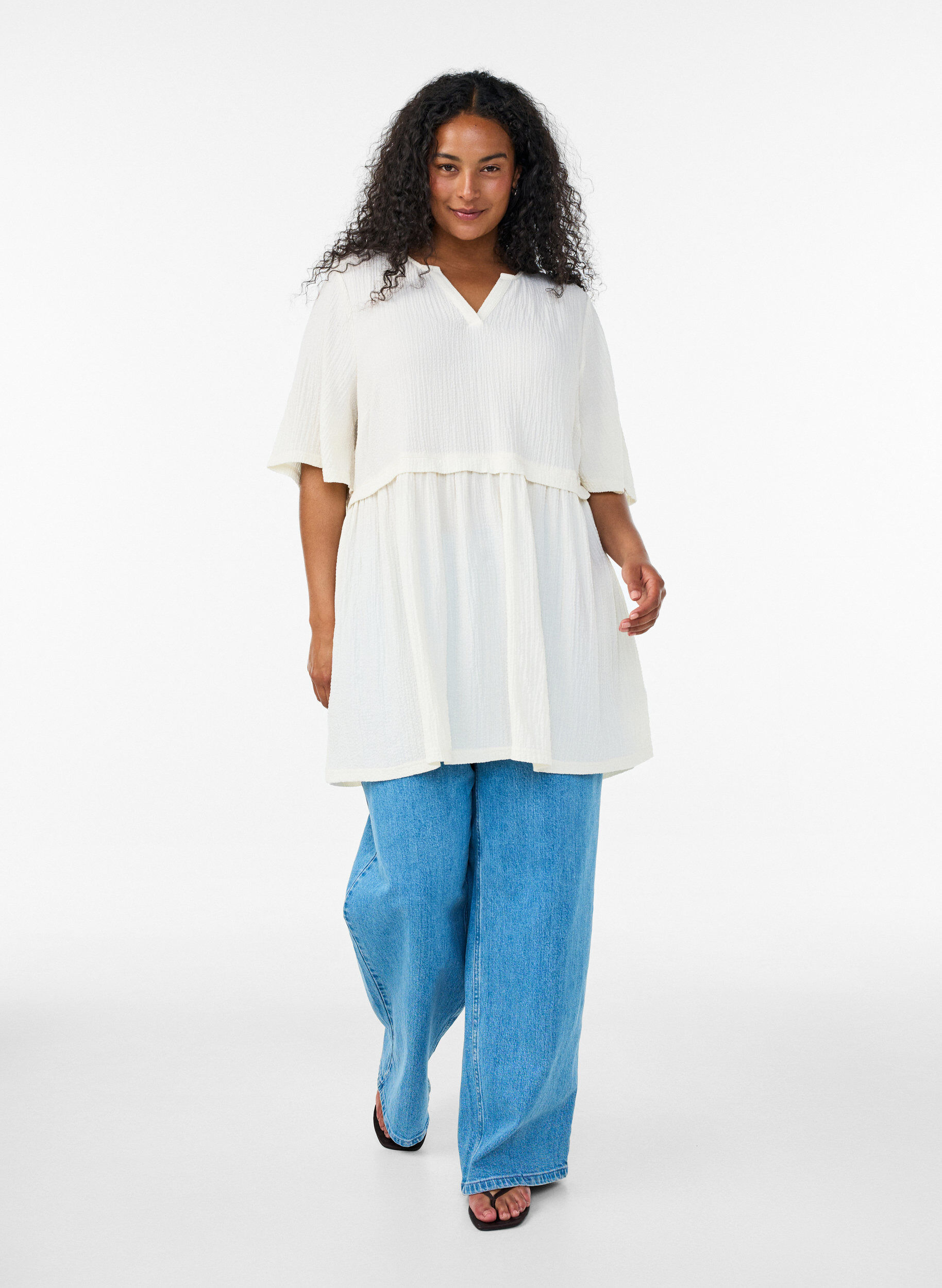 Zizzifashion Tunic with crinkled texture and 1/2 sleeves, Vanilla, Model image number 1