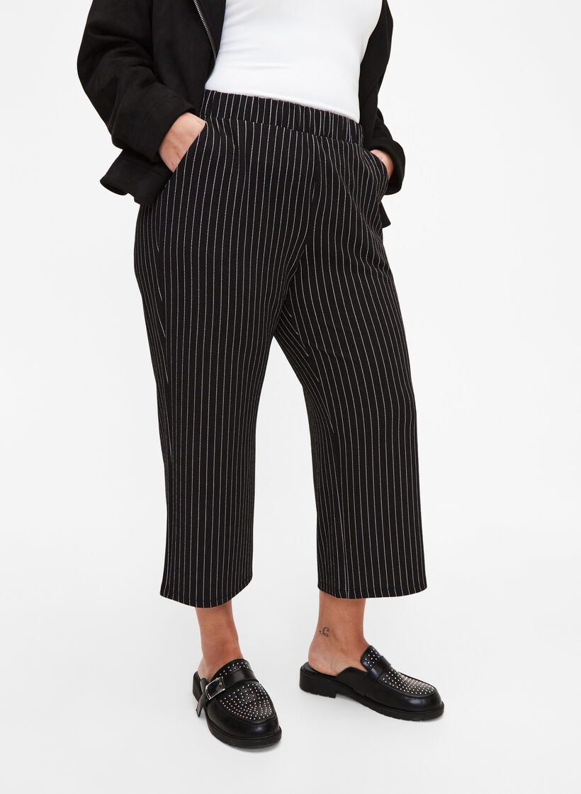 Loose trousers with 7/8 length, Black, Model image number 2