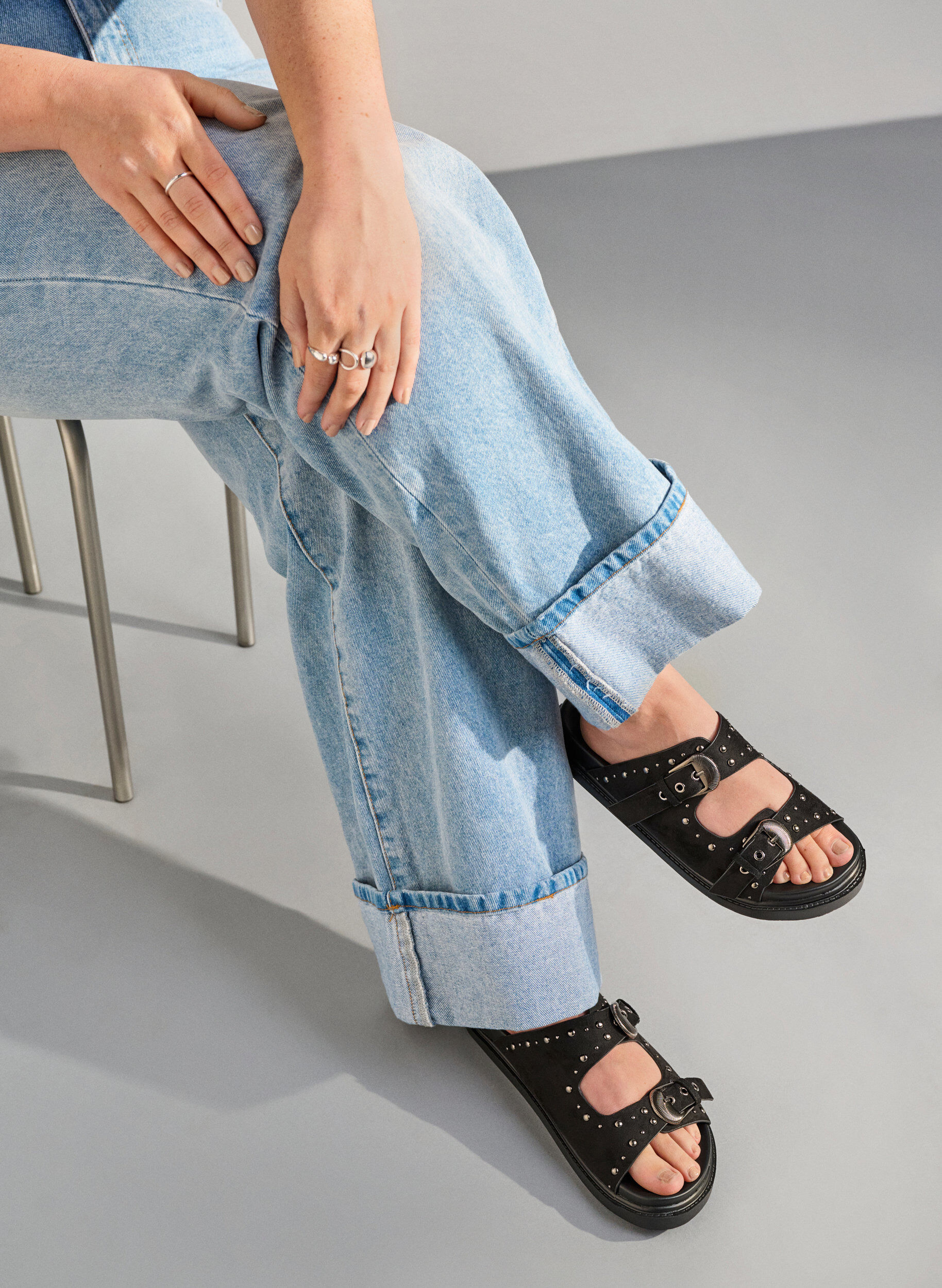 Wide fit - Sandal with studs