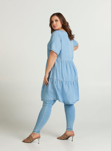 Short-sleeved, pleated denim dress, Light blue denim, Model image number 1