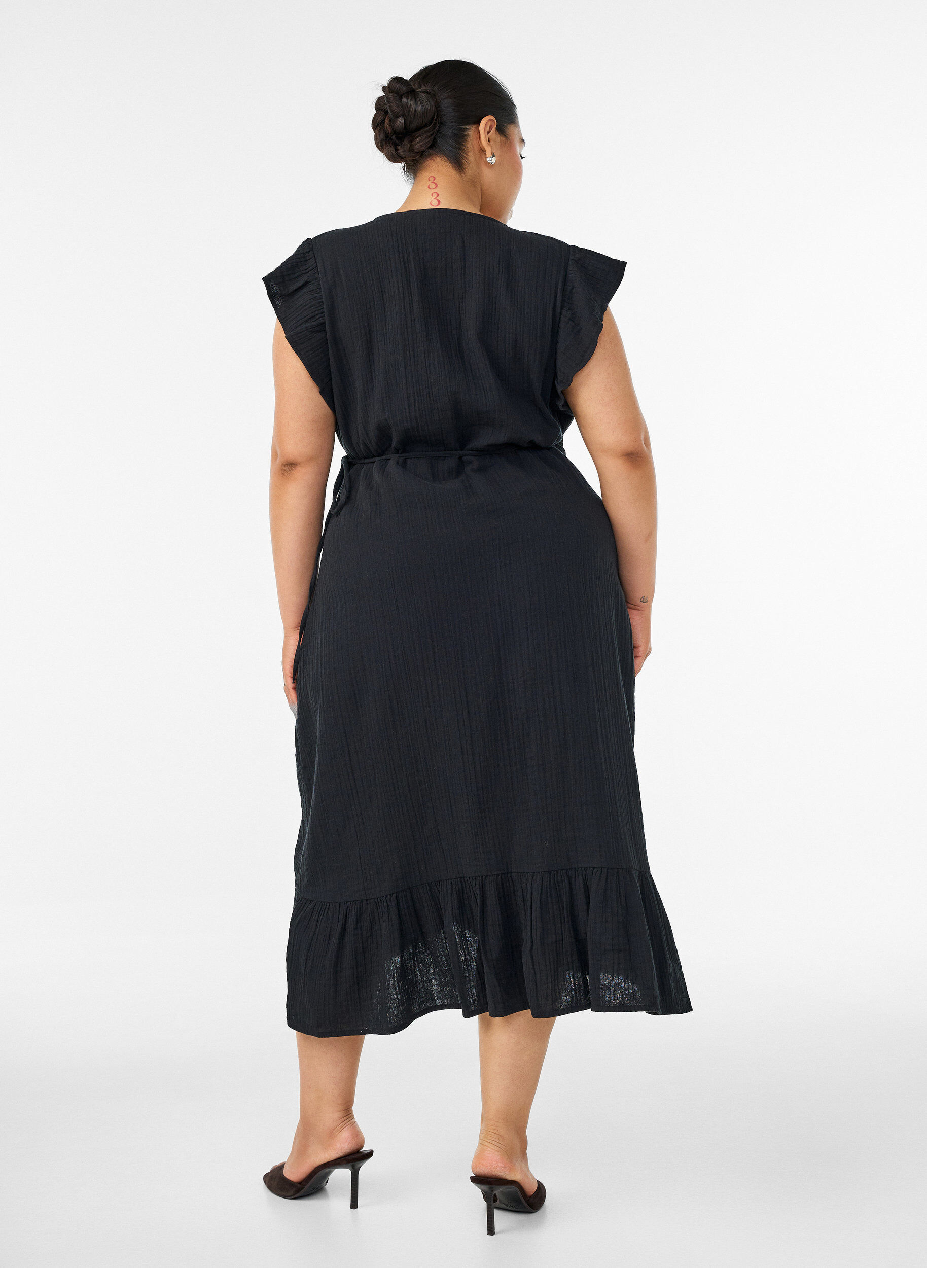 Zizzifashion Wrap dress in cotton muslin with ruffles, Black, Model image number 1