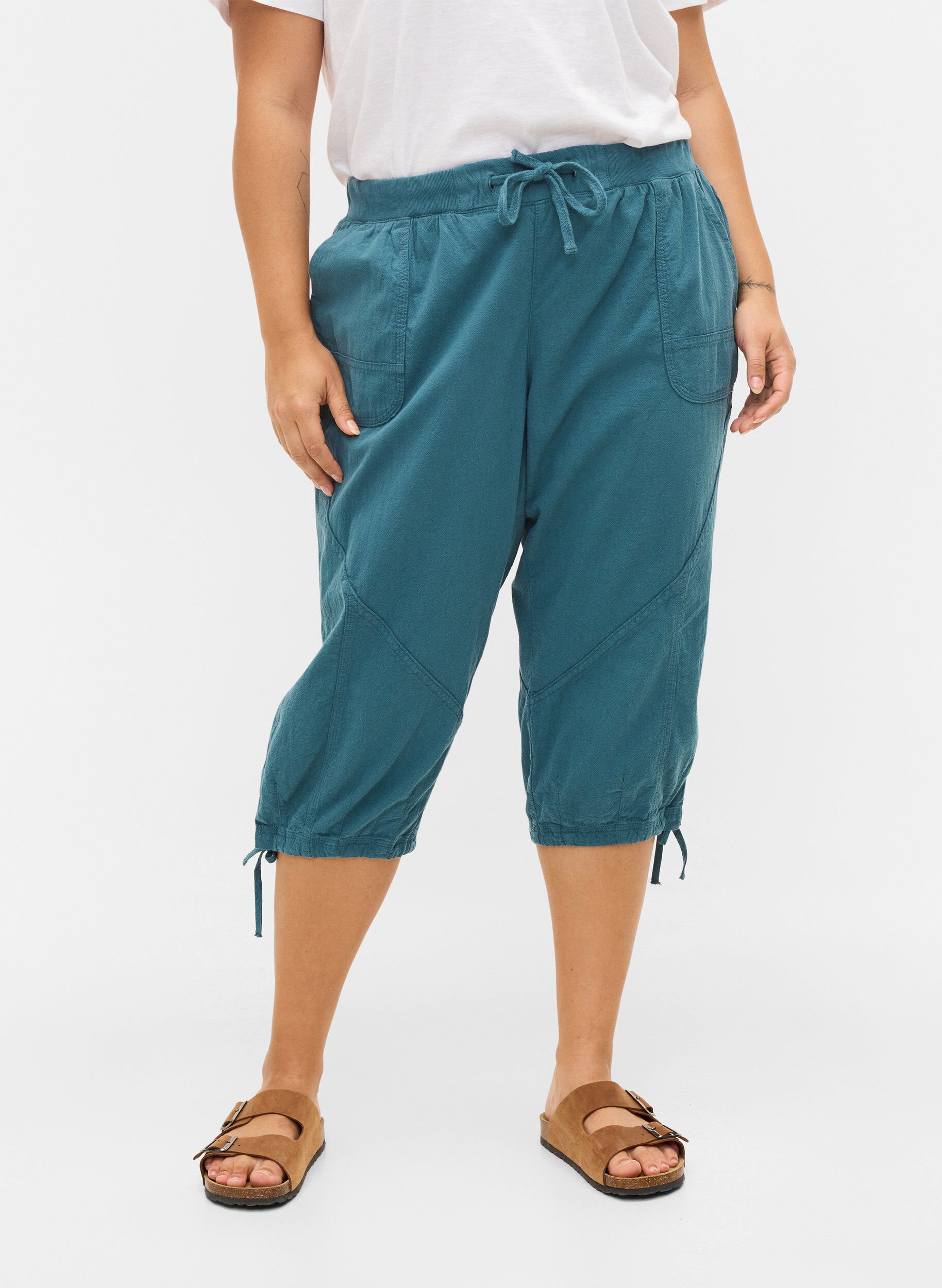 Zizzifashion Loose cropped trousers in cotton, Petrol, Model image number 2