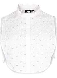 Collar in broderie anglaise
