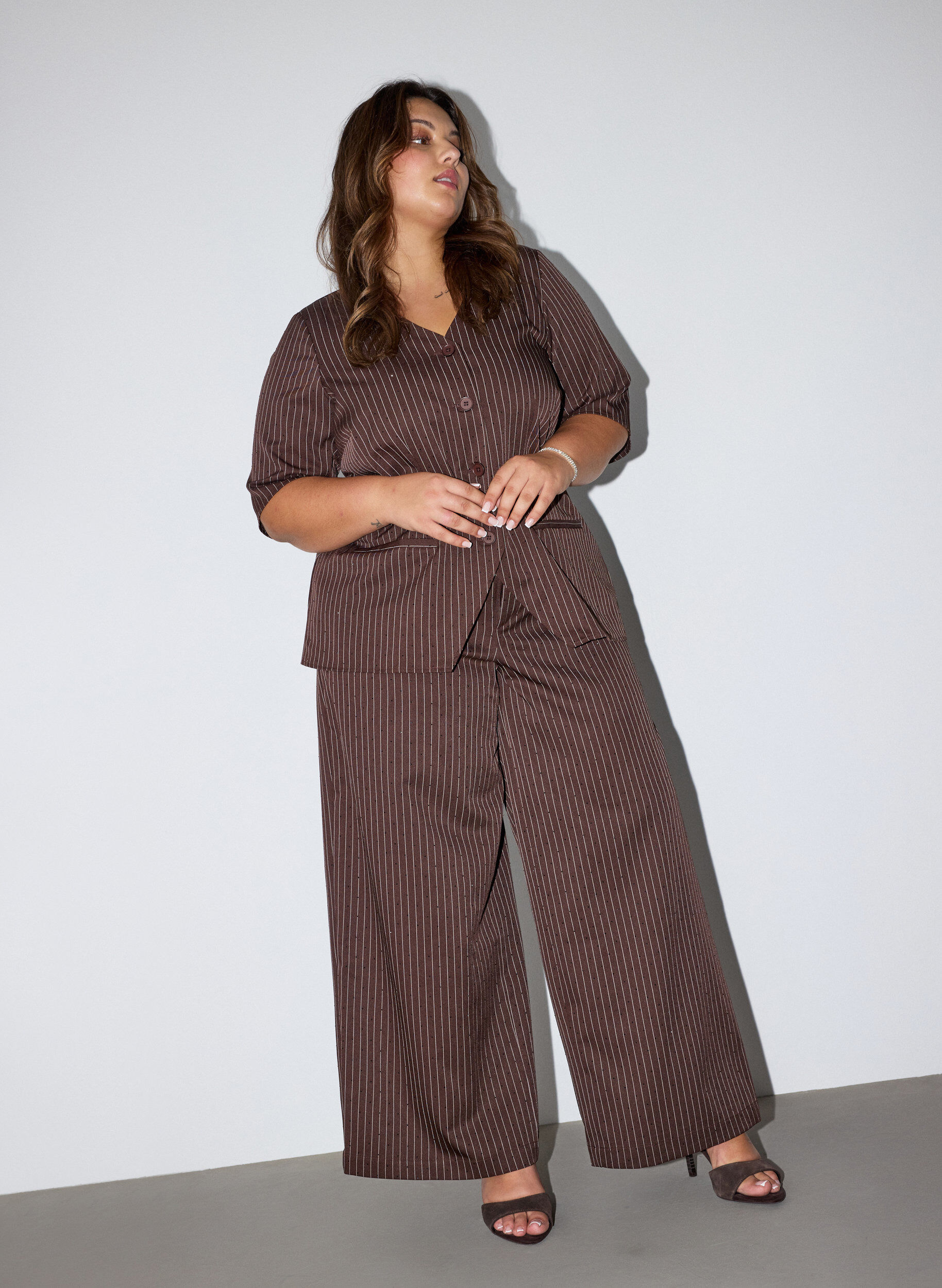 ZizzifashionPinstripe trousers with rhinestones and wide legs, Brown, Model image number 0
