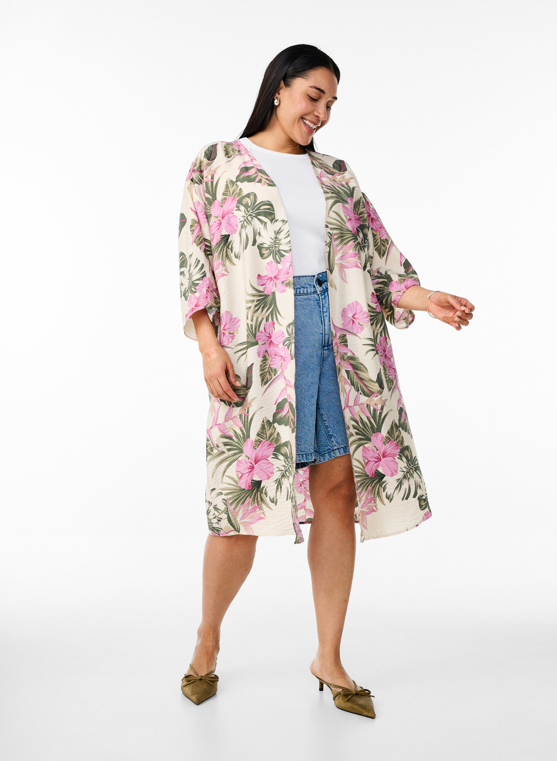 Zizzifashion Viscose kimono with 3/4 sleeves, Vanilla, Model image number 1