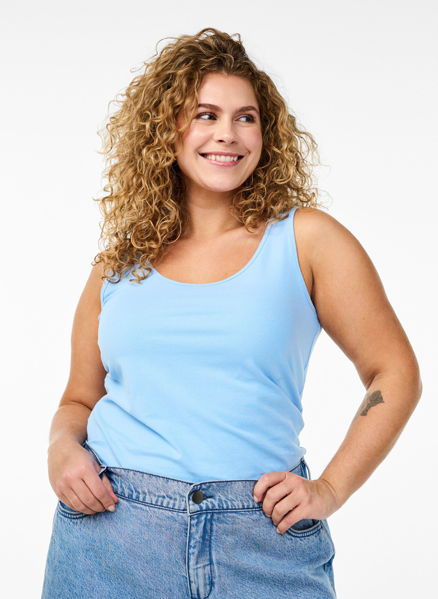 ZizzifashionSolid color basic top in cotton, Light Blue, Model image number 0