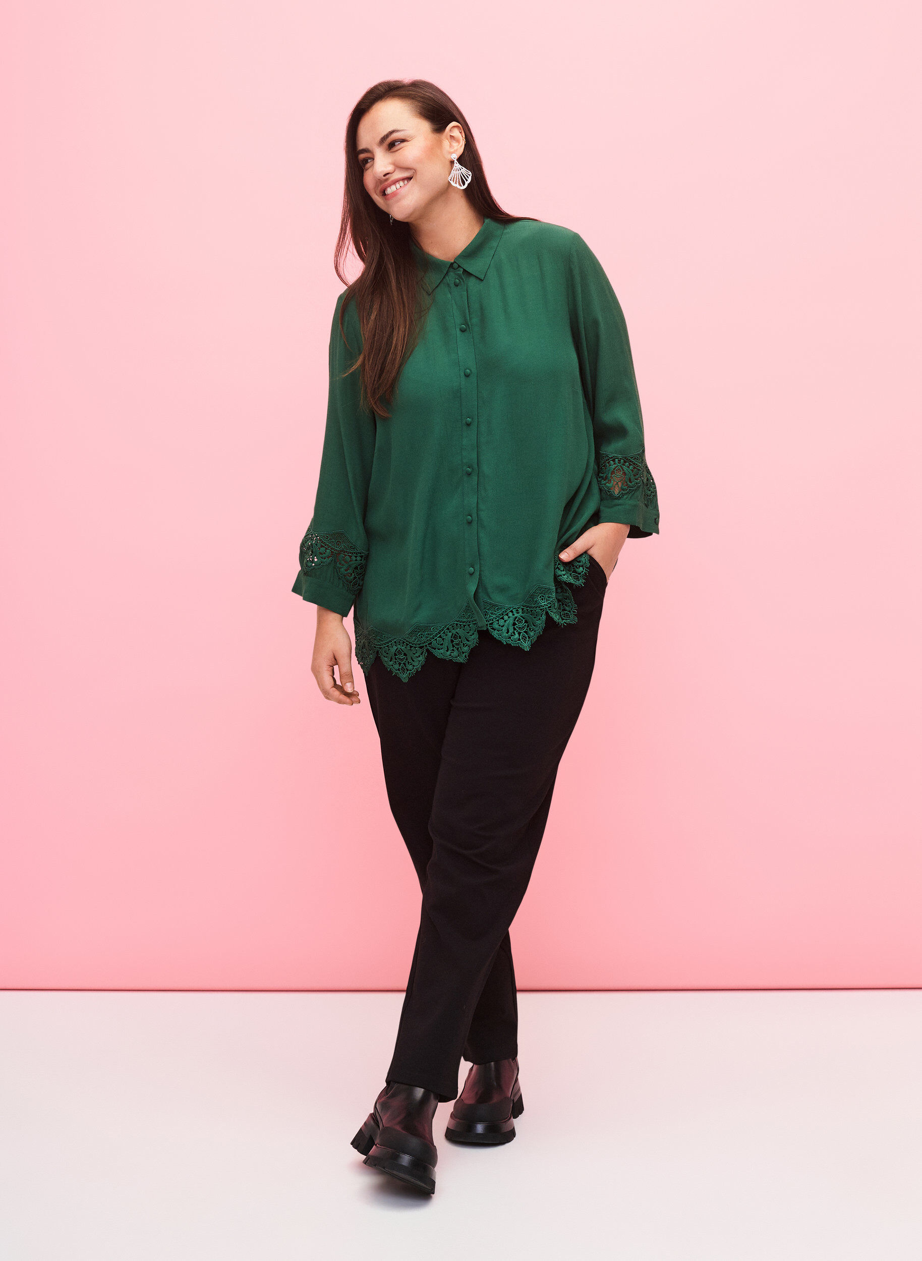 Zizzifashion Viscose shirt with 3/4 sleeves and embroidery details, Hunter Green, Model image number 2
