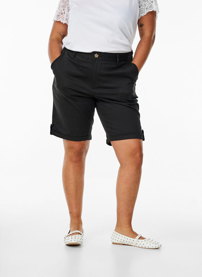 Chino shorts with pockets, Black, Model image number 3