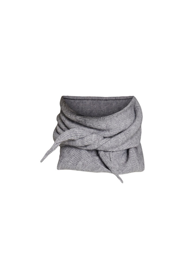 Knitted triangle scarf, Grey, Packshot