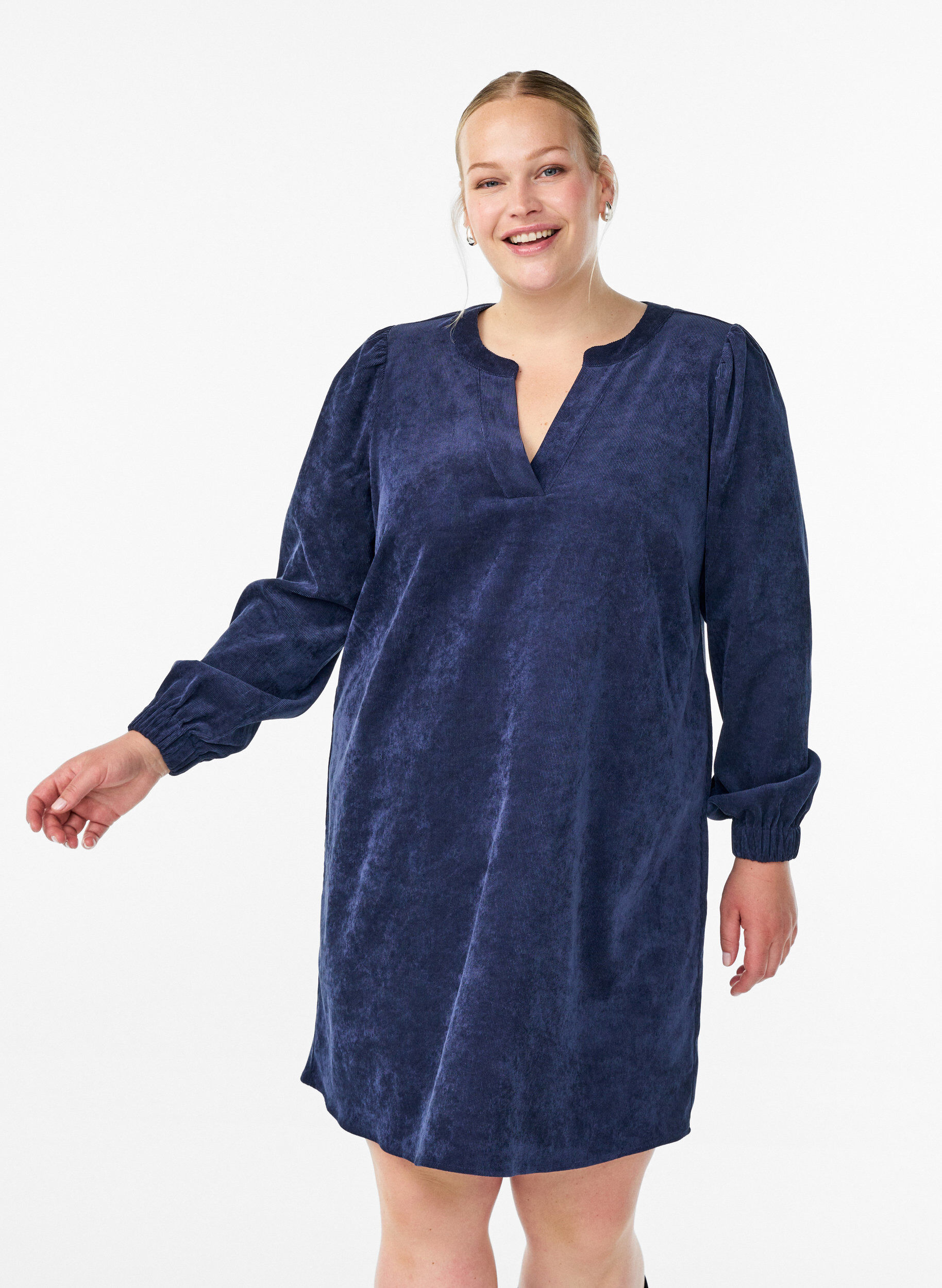 Short velvet dress with long sleeves, Blue, Model