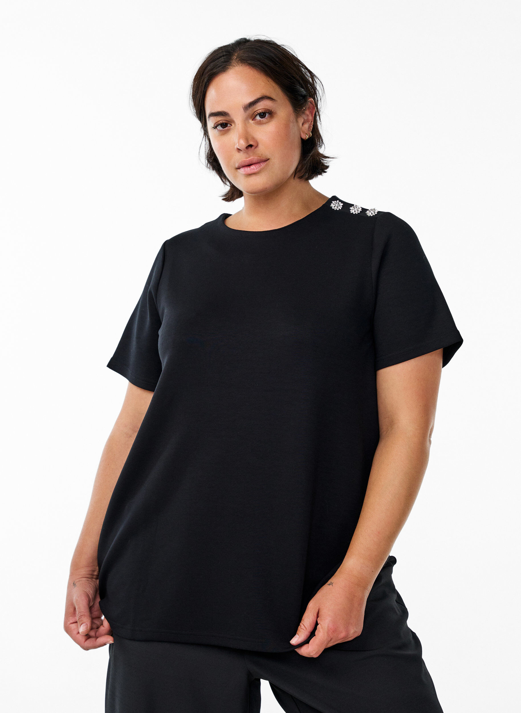 Zizzifashion Short sleeve blouse with a button detail, Black, Model image number 0