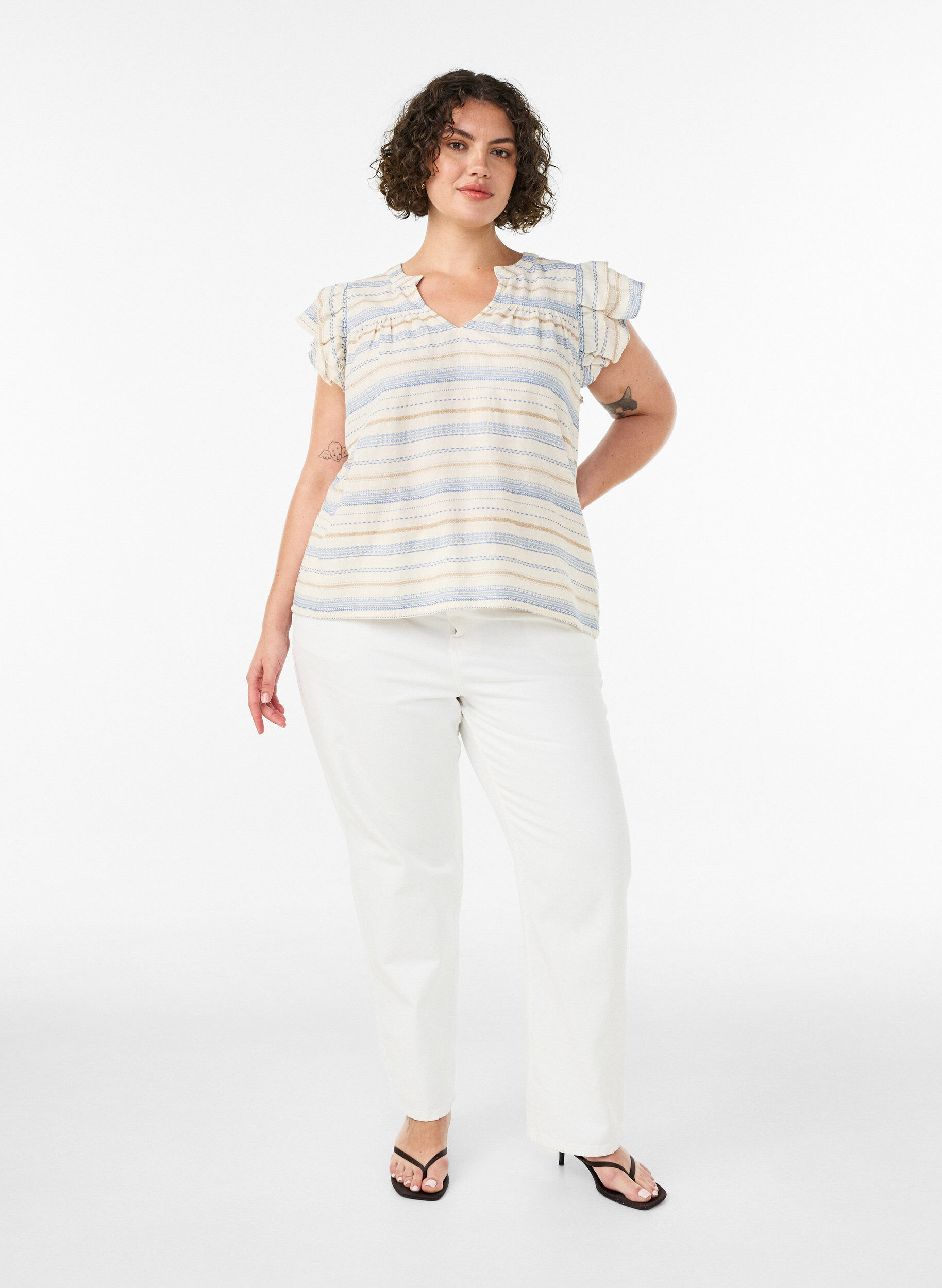 Zizzifashion Sleeveless blouse with ruffles and patterned stripes, Vanilla, Model image number 1