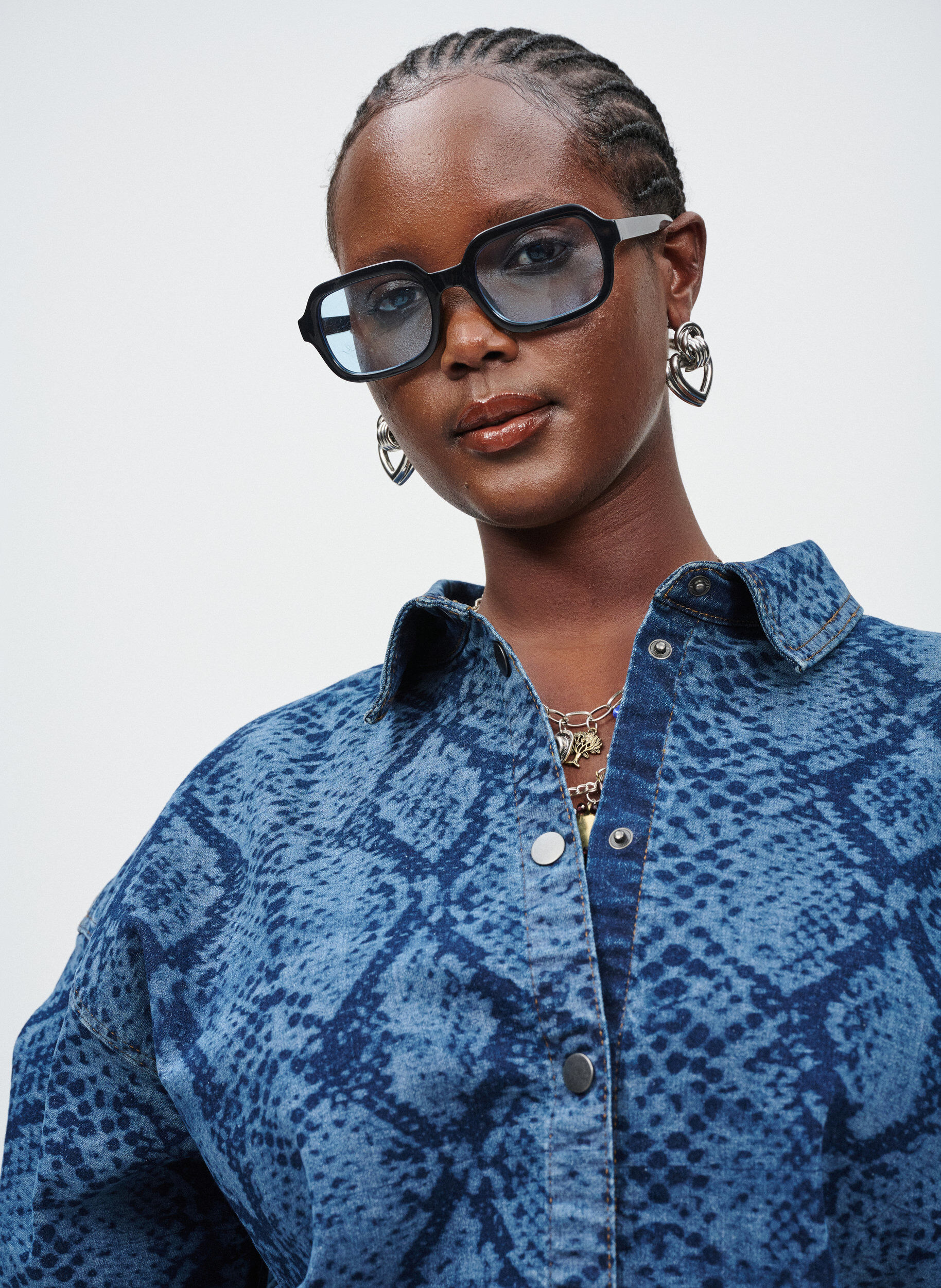 Zizzifashion Loose denim shirt with snake print, Blue, Image image number 0