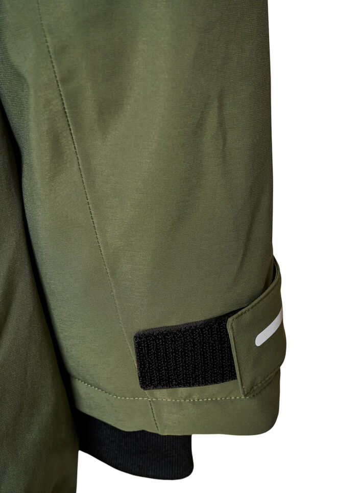 Water-repellent parka with a hood and functional details, Green, Packshot image number 4