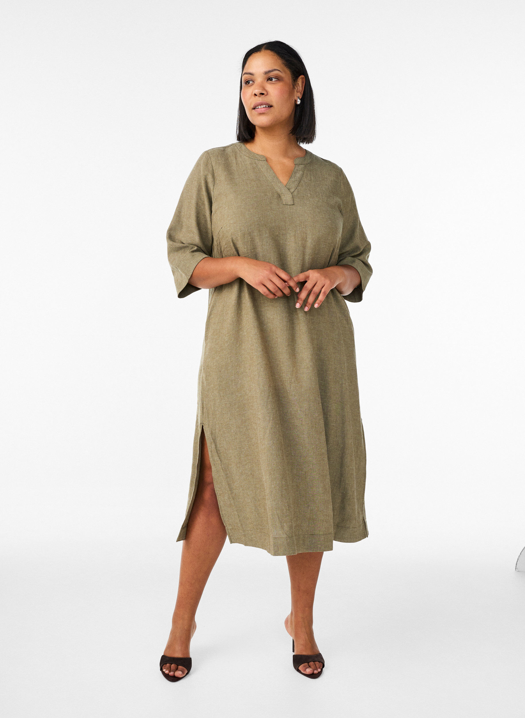 Zizzifashion Midi dress in linen and viscose with 1/2 sleeves, Green, Model image number 1