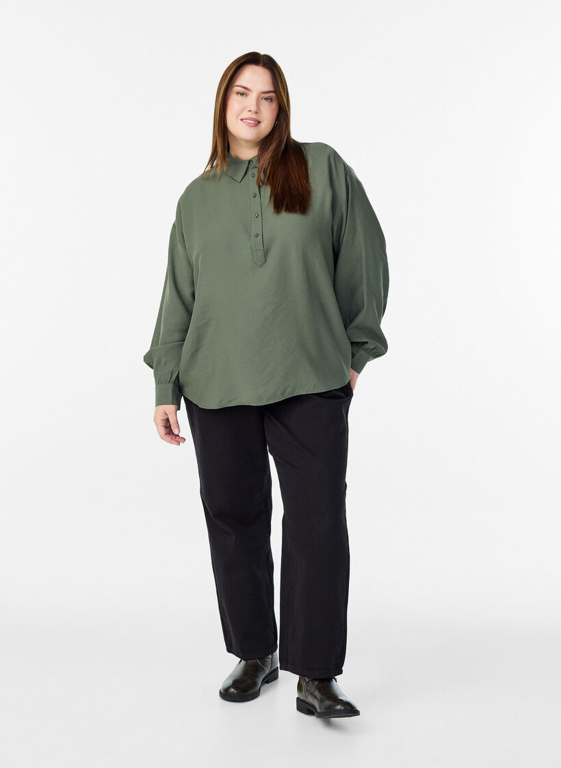 Shirt blouse with button detail at the back, Green, Model image number 1