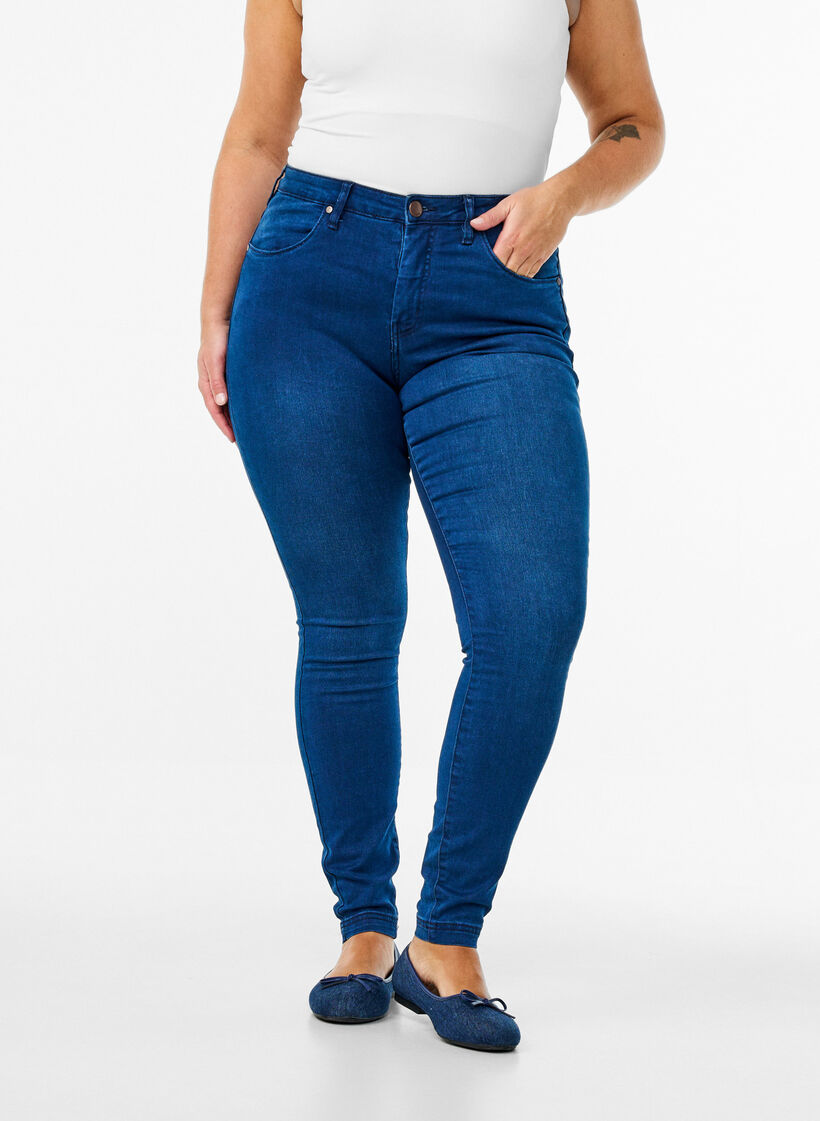 Super slim Amy jeans with high waist, Blue Denim, Model image number 2