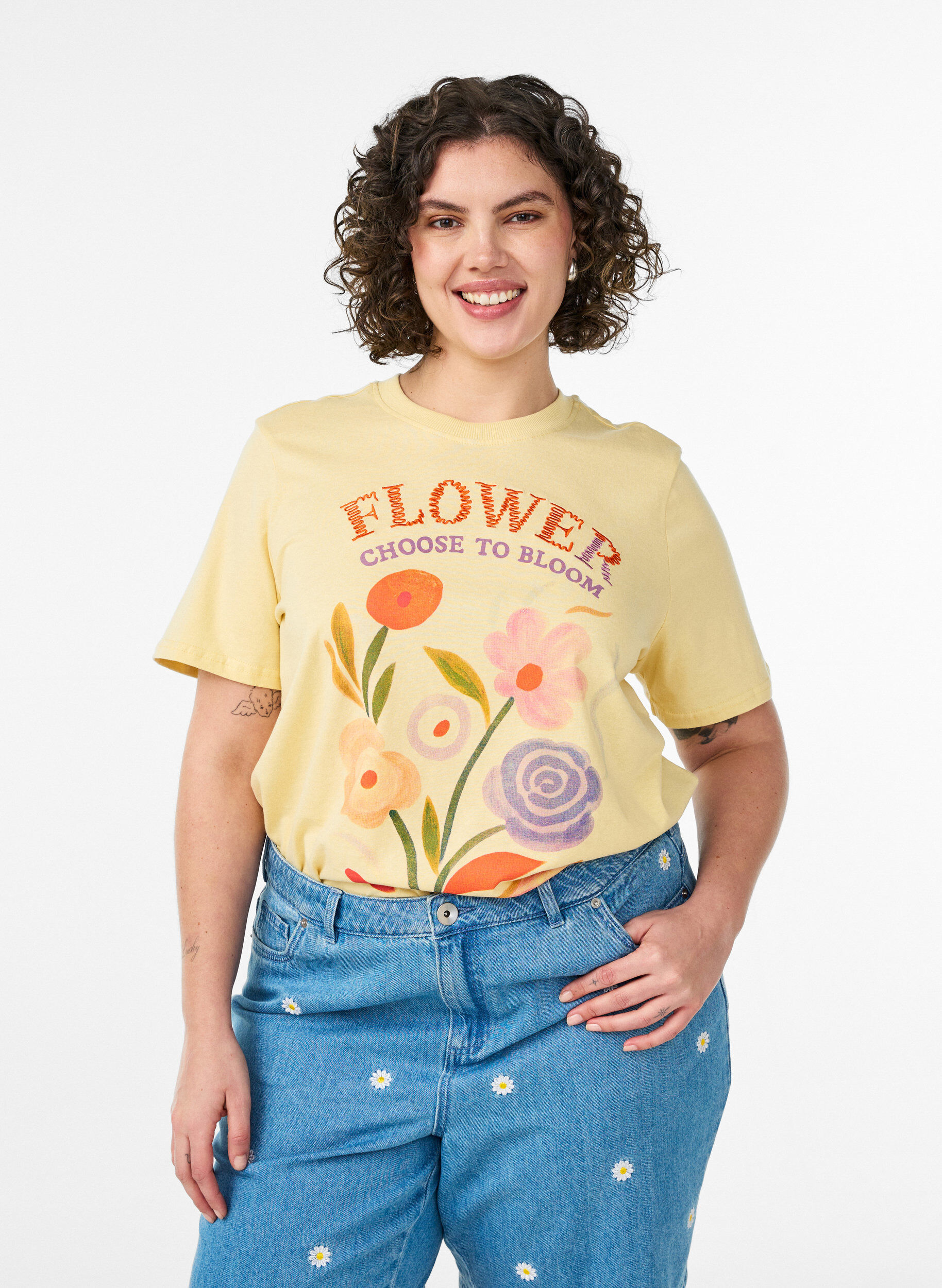 Cotton T-shirt with print, Yellow, Model
