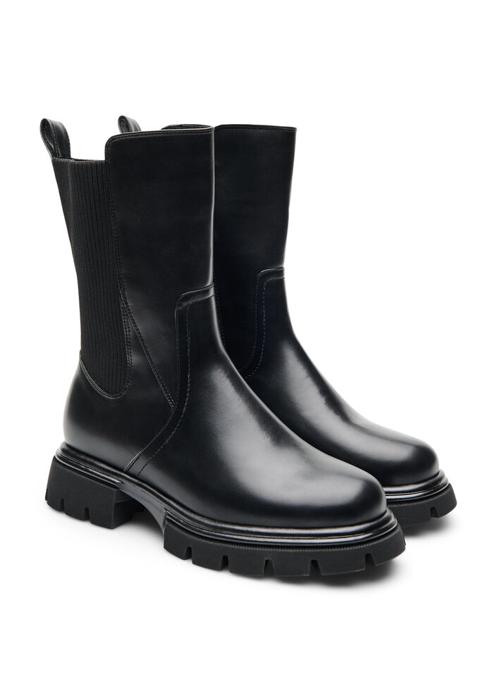 Chelsea boot with a chunky sole and ribbed panels, Black, Packshot image number 1