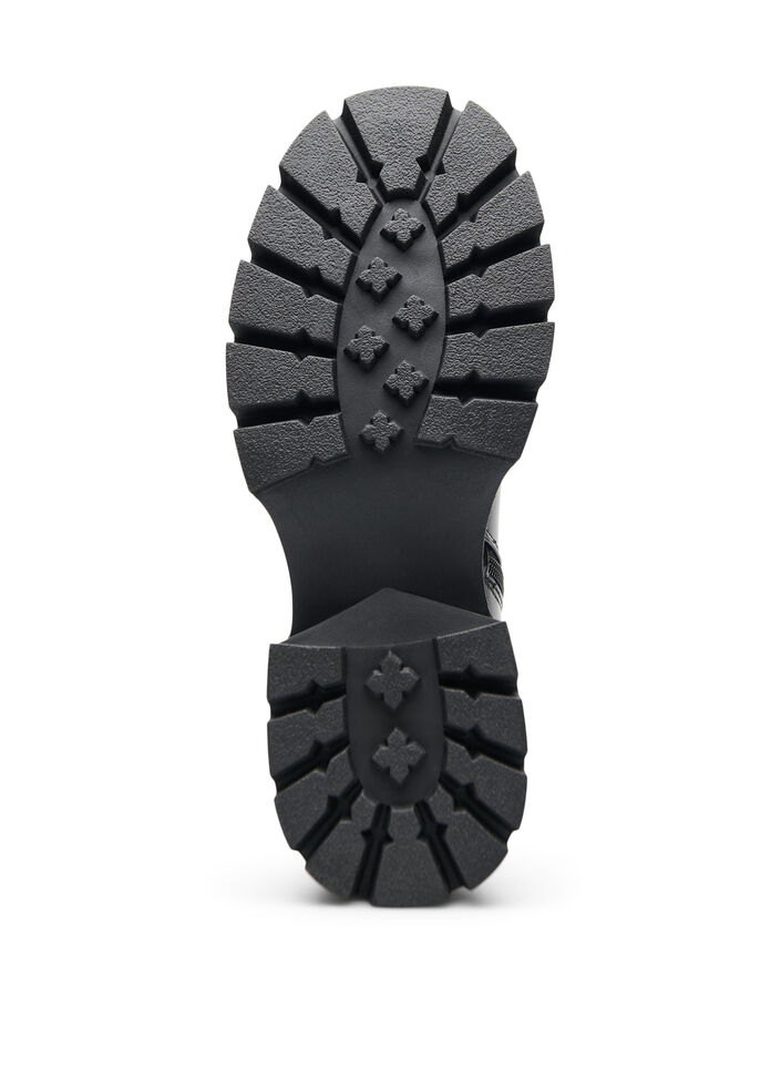 Chelsea boot with a chunky sole and ribbed panels, Black, Packshot image number 4
