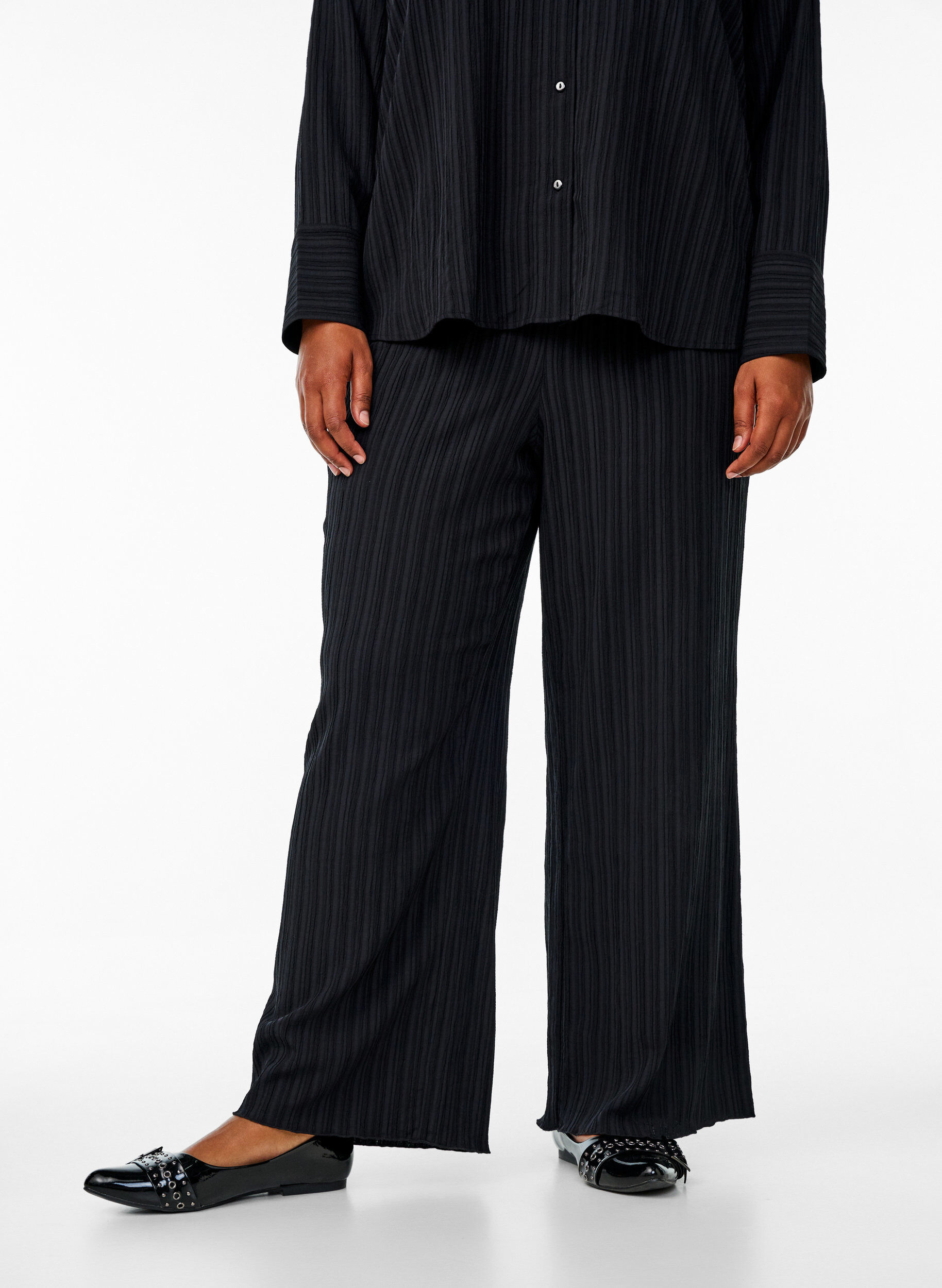 Zizzifashion FLASH - High-waisted trousers with wide legs, Black, Model image number 2