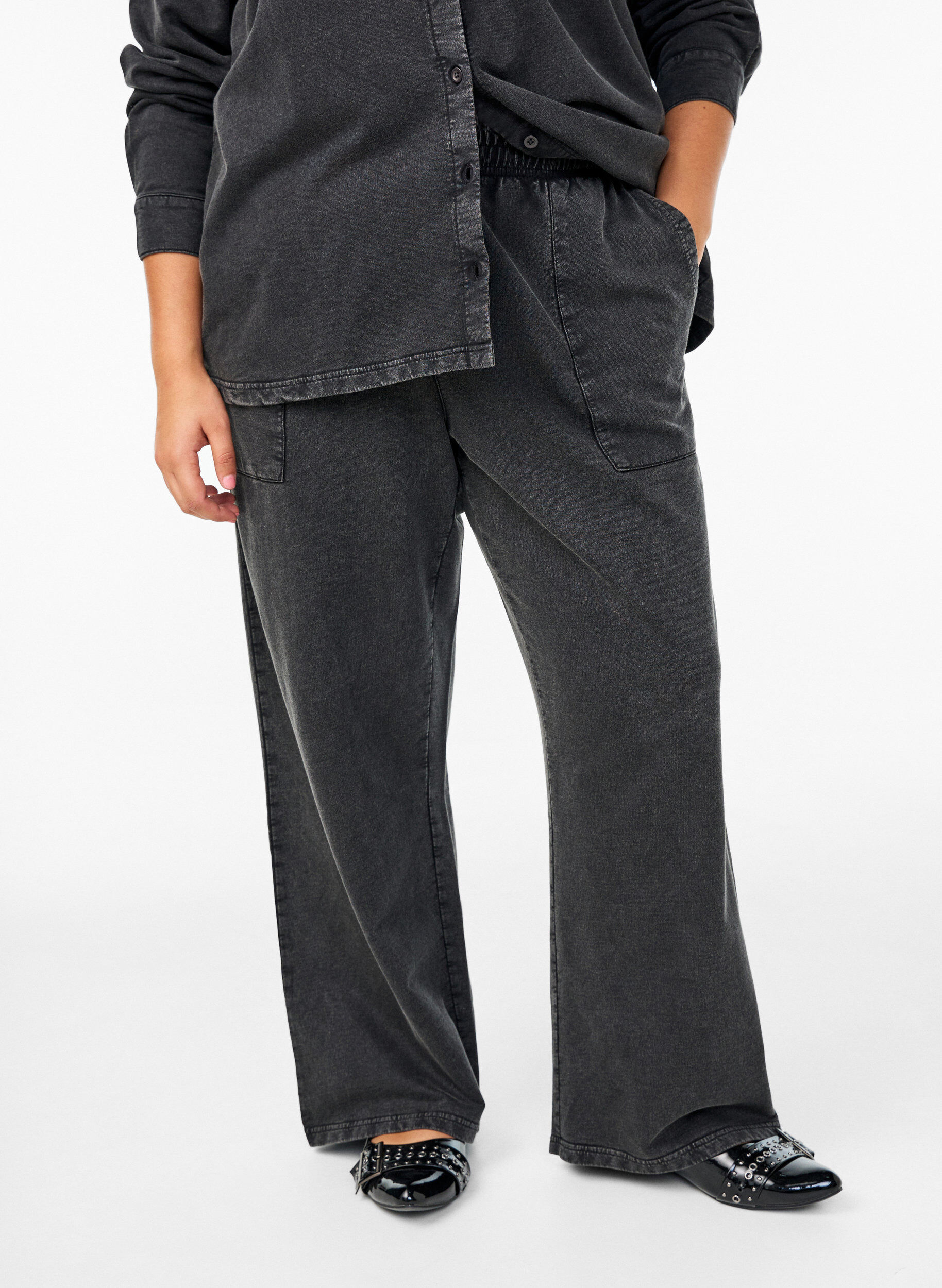 Zizzifashion Wide-leg sweatpants with washed effect, Dark Grey, Model image number 2