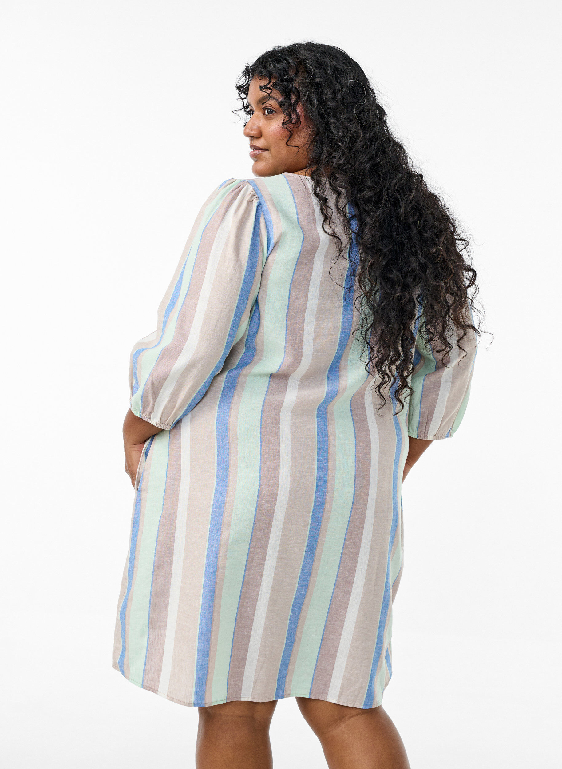 Zizzifashion Short dress in linen and viscose with 3/4 sleeves, Blue, Model image number 2