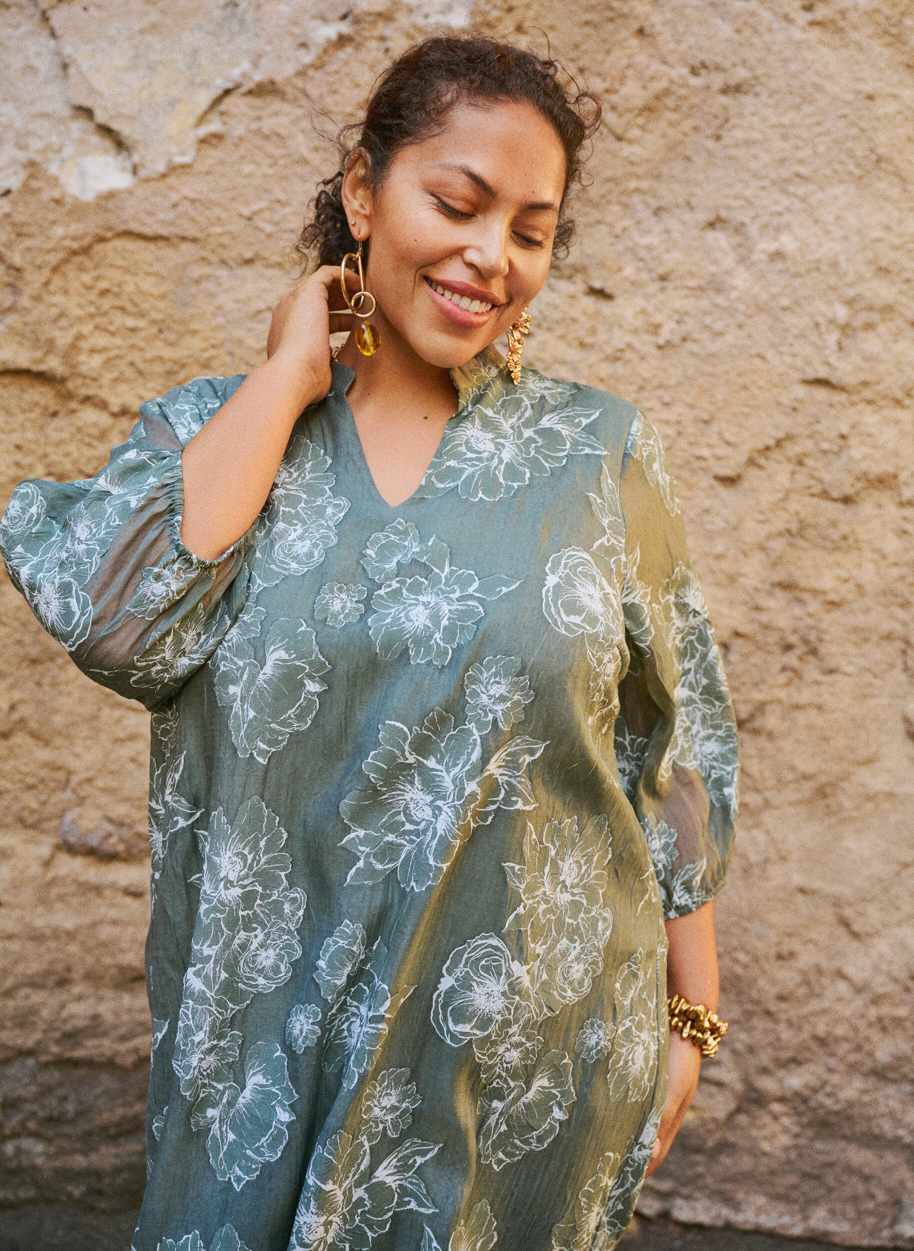 Zizzifashion Midi dress with a floral print and sheer 3/4 sleeves, Green, Image image number 0