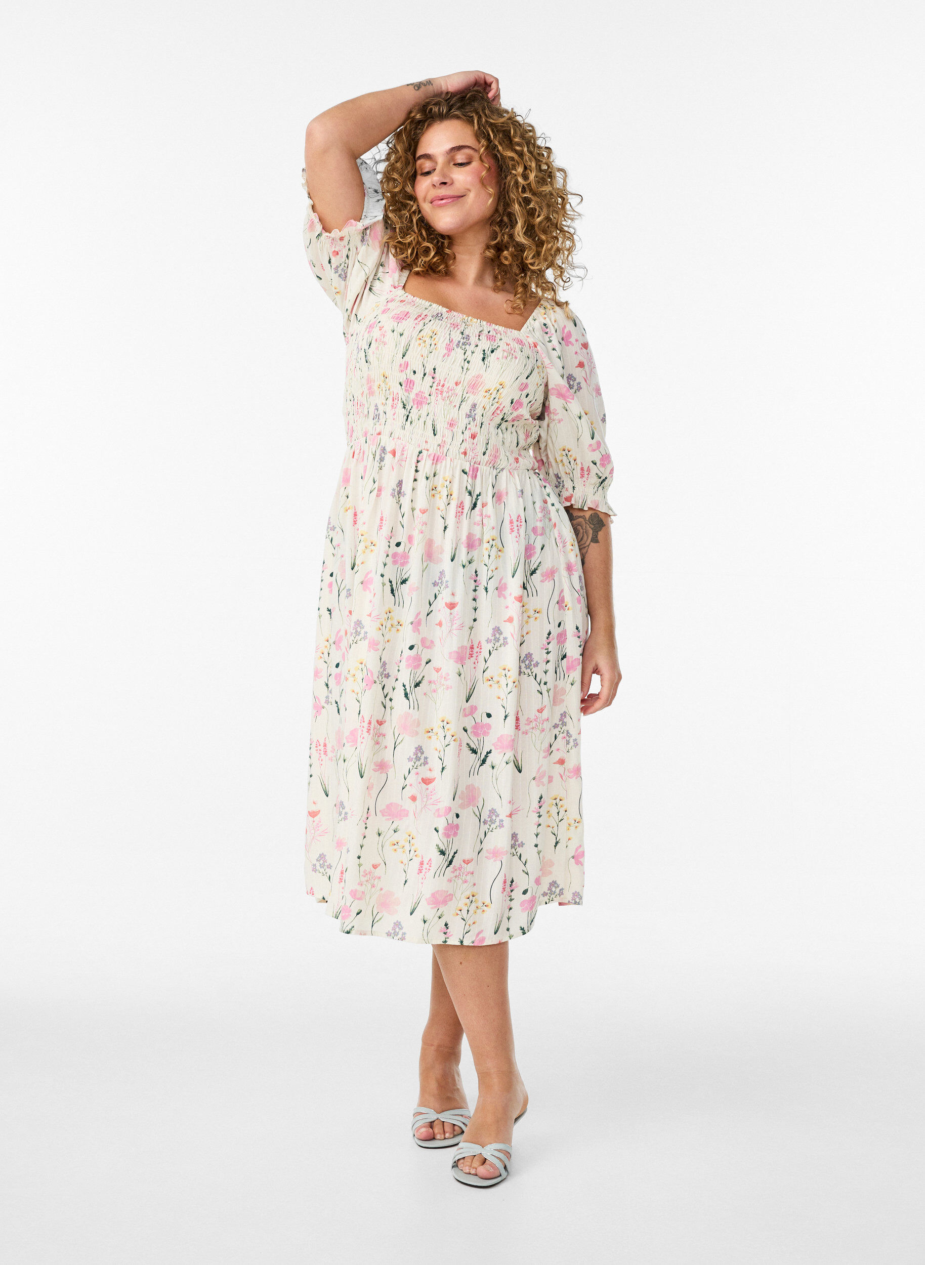 Floral viscose summer dress, Vanilla, Model