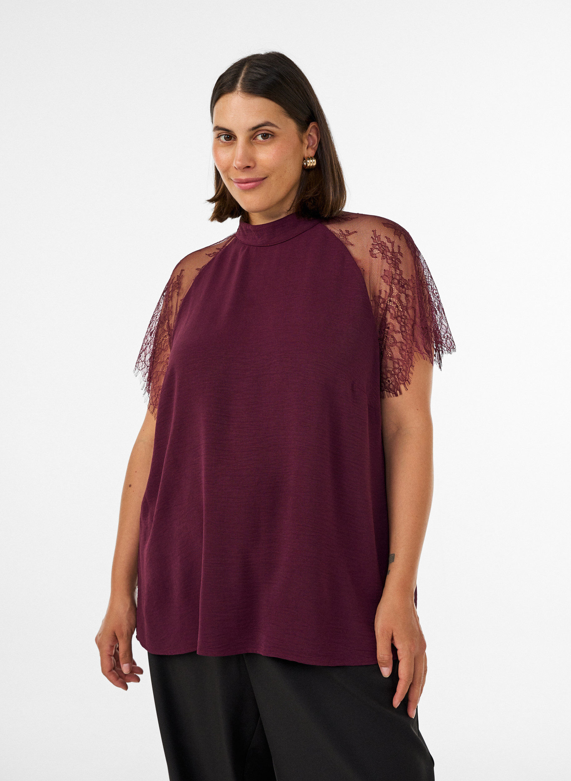 ZizzifashionBlouse with short lace sleeves and high neck, Red, Model image number 0