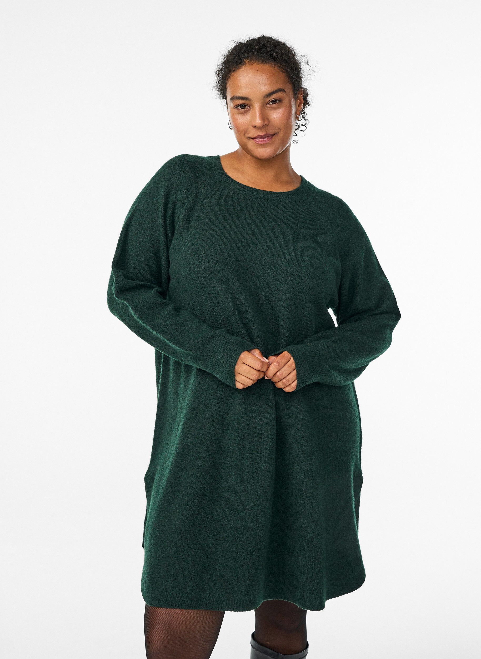 Short knitted dress with a round neck, Green, Model