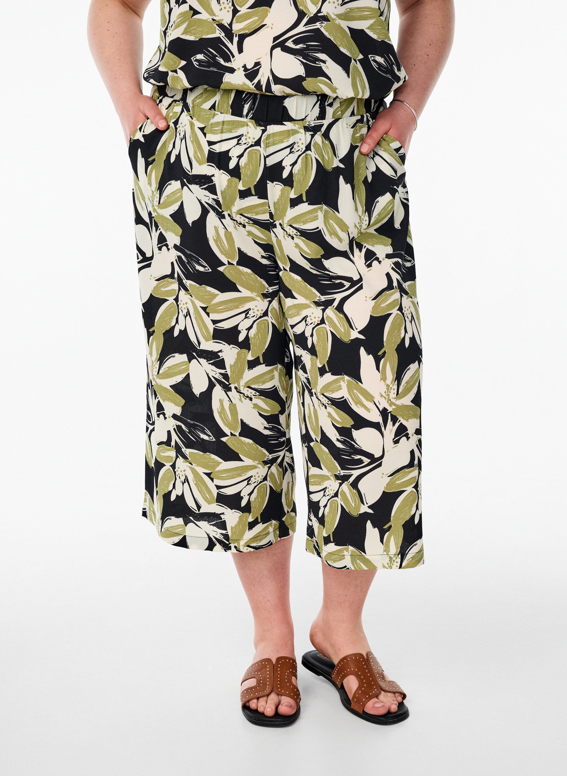 Zizzifashion Culotte trousers with print, Black, Model image number 2