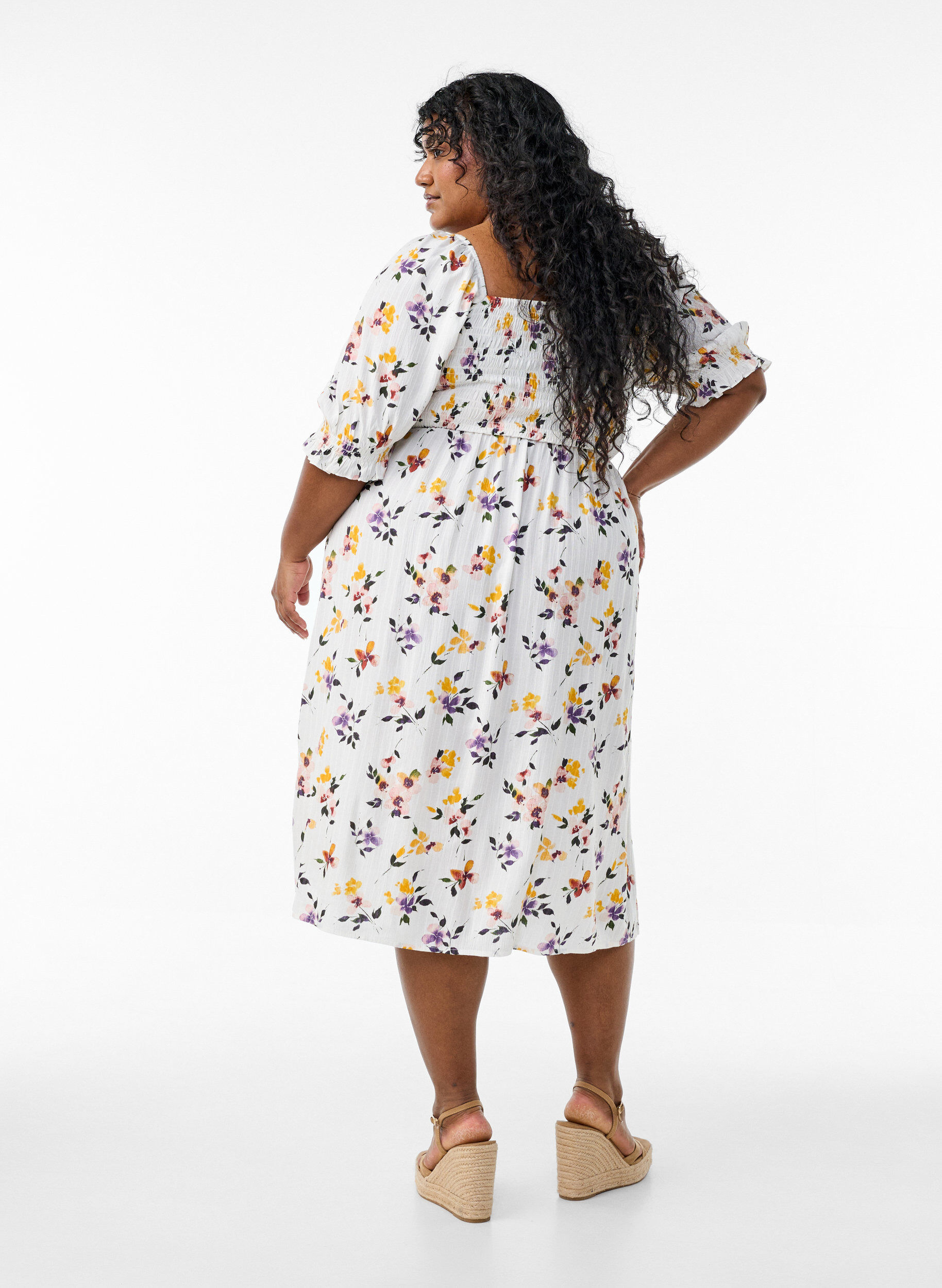 Zizzifashion Floral viscose midi dress with smock, White, Model image number 1
