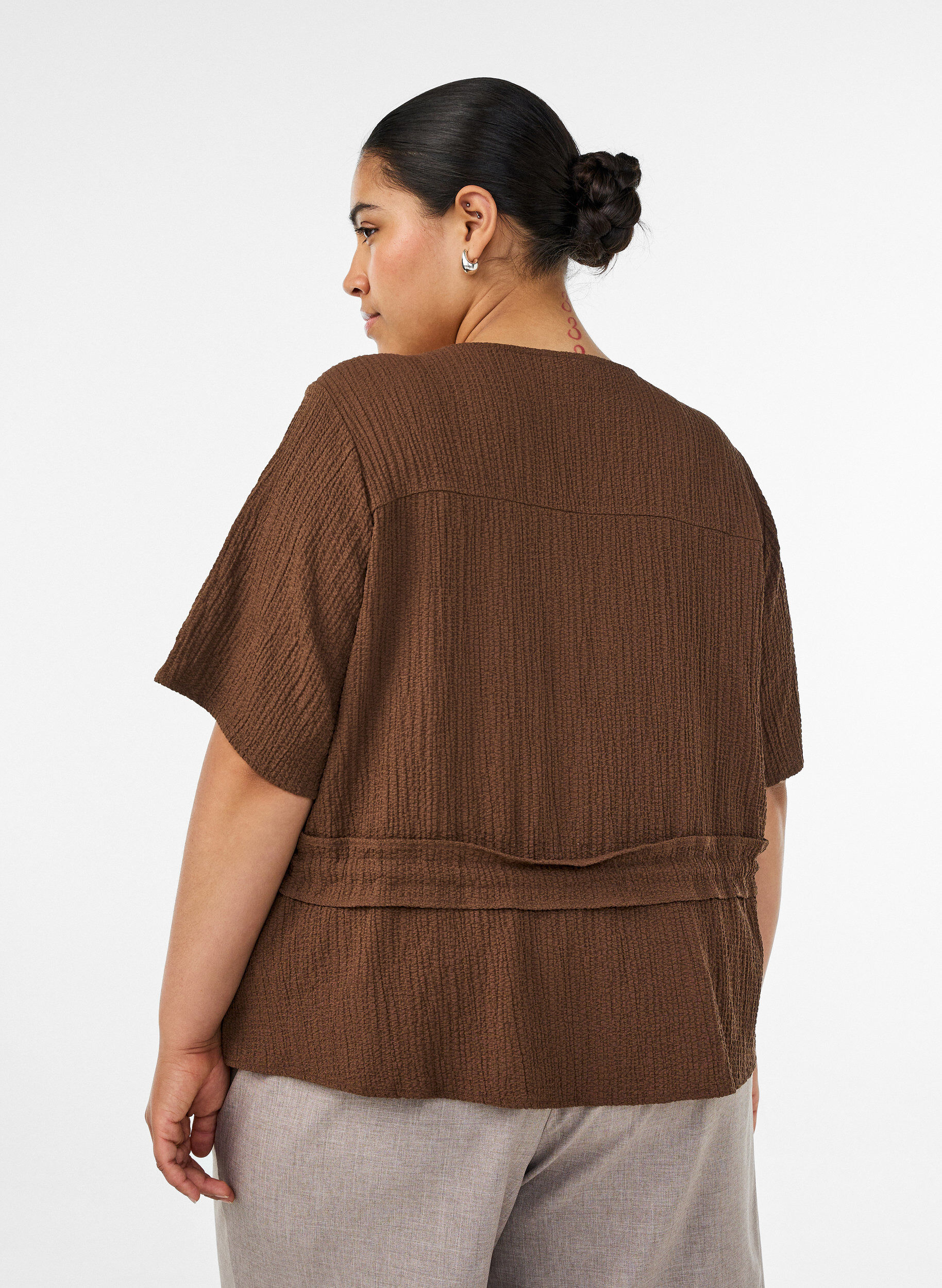Zizzifashion Blouse with texture and a tie-waist, Brown, Model image number 2