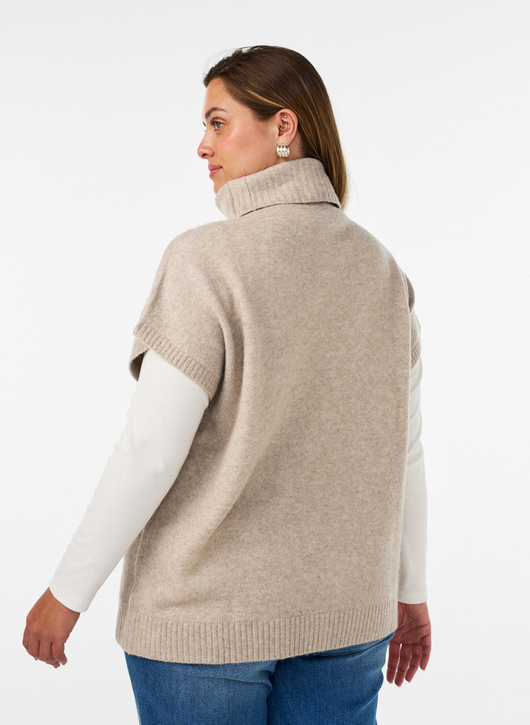 ZizzifashionKnitted vest with turtleneck and cable knit, Beige, Model image number 2