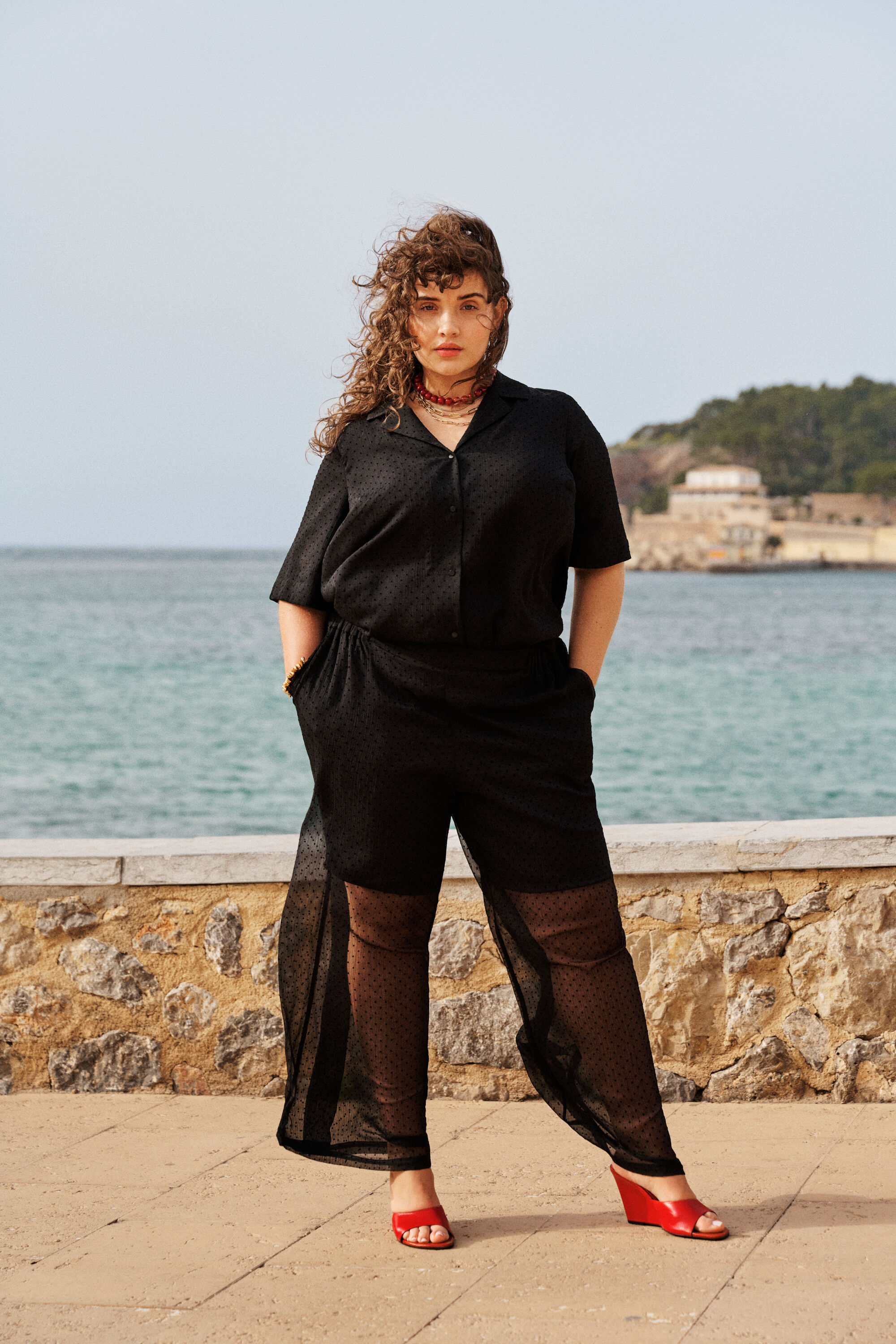 Zizzifashion Elegant black with red accents, , Model