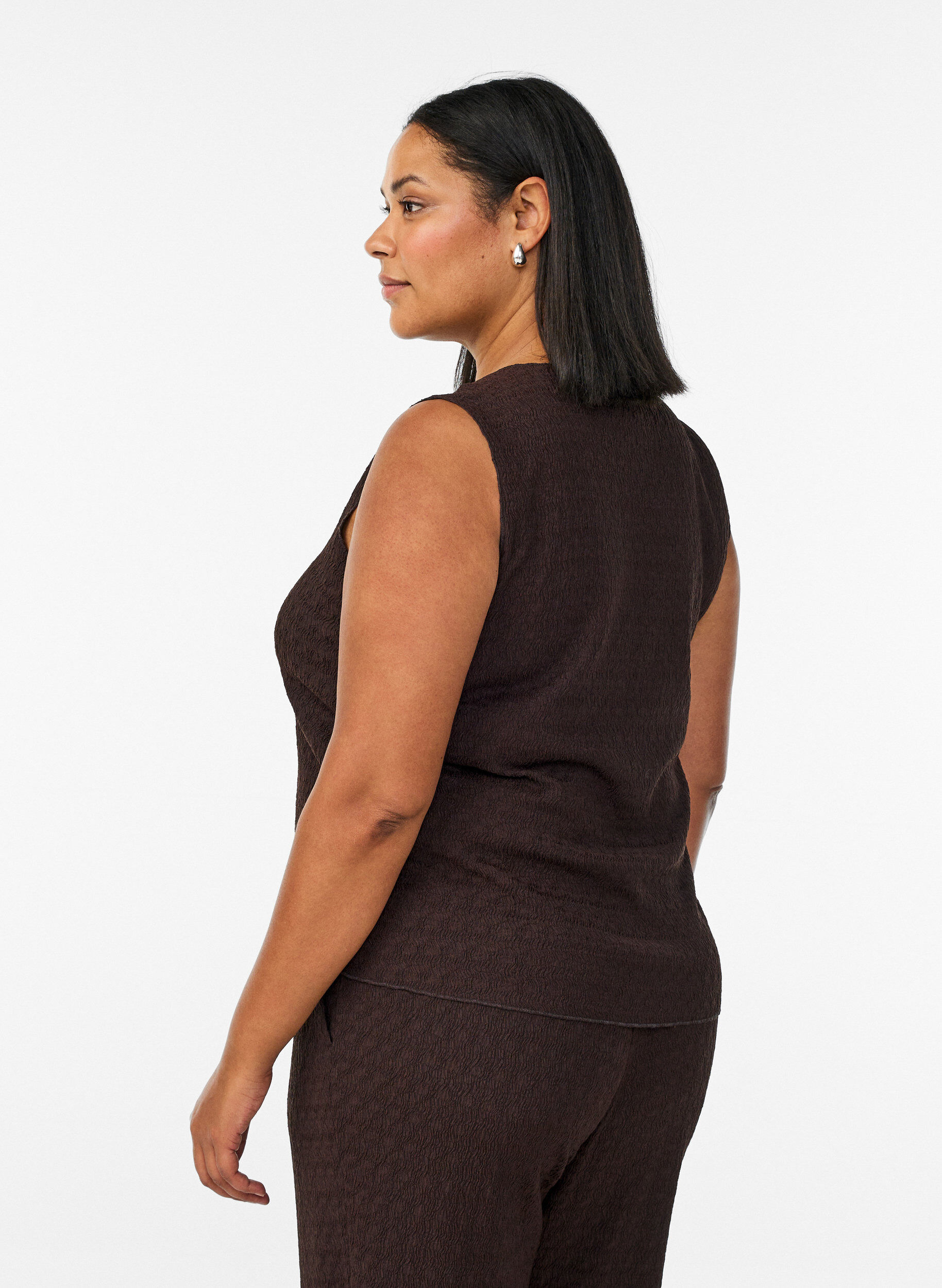 ZizzifashionSleeveless top with a wavy texture and button fastening, Brown, Model image number 2